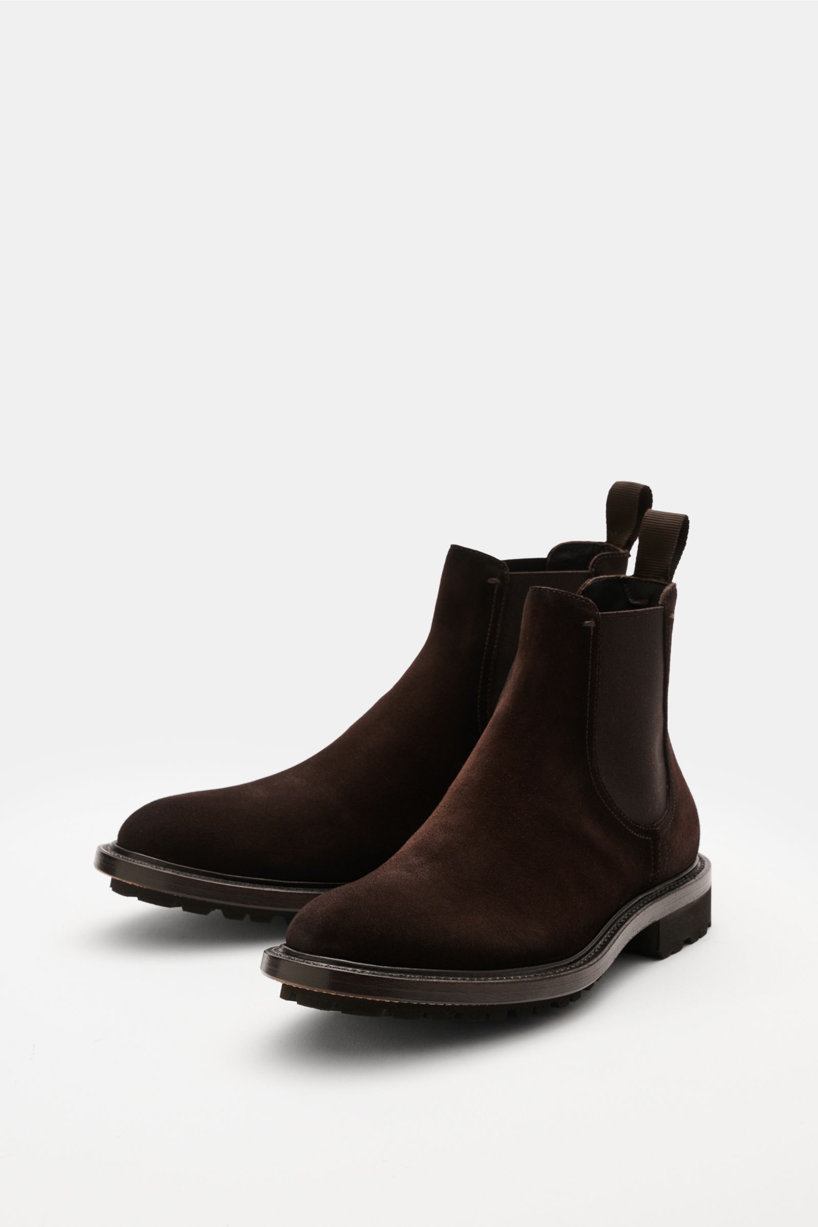 Front-side view of the Fabi Chelsea Boot braun in smooth brown velour leather with Goodyear welted sole, side elastic inserts, leather lining, practical pull tabs, and EVA-reinforced leather outsole for flexibility and lightweight comfort.