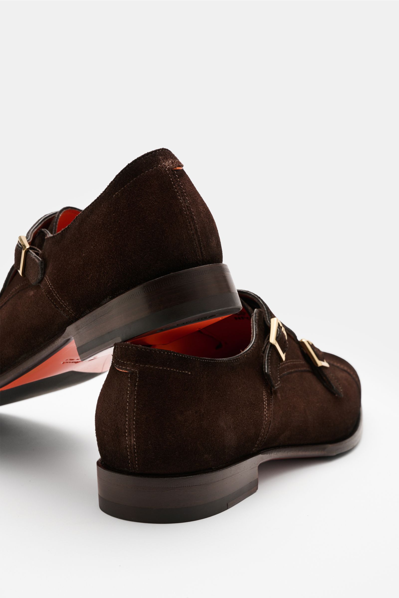 Rear and side view of Santoni Doppelmonk 'Adrian' dunkelbraun, elegant double monk shoes in dark brown suede with rounded front cap, applied cross cap, gold-colored buckles, leather lining, leather sole, and rubber-reinforced heel, showcasing exquisite It