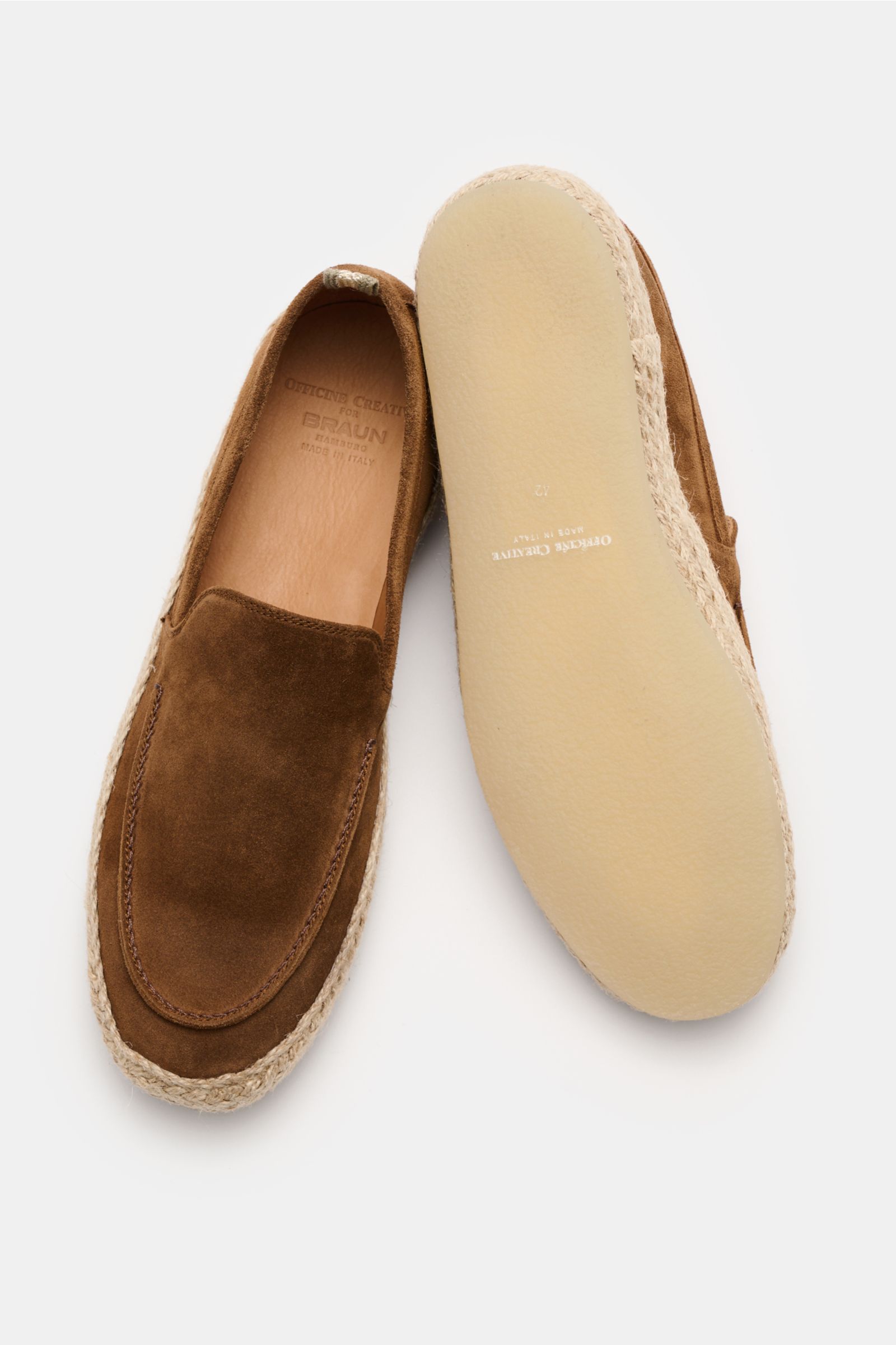 Top view of Officine Creative Espadrilles 'Bowline 003' braun in brown suede with braided bast trim and flexible rubber sole.

Description: Genießen Sie warme Tage mit den handgefertigten Espadrilles von OFFICINE CREATIVE aus leichtem, geschmeidigem Ve