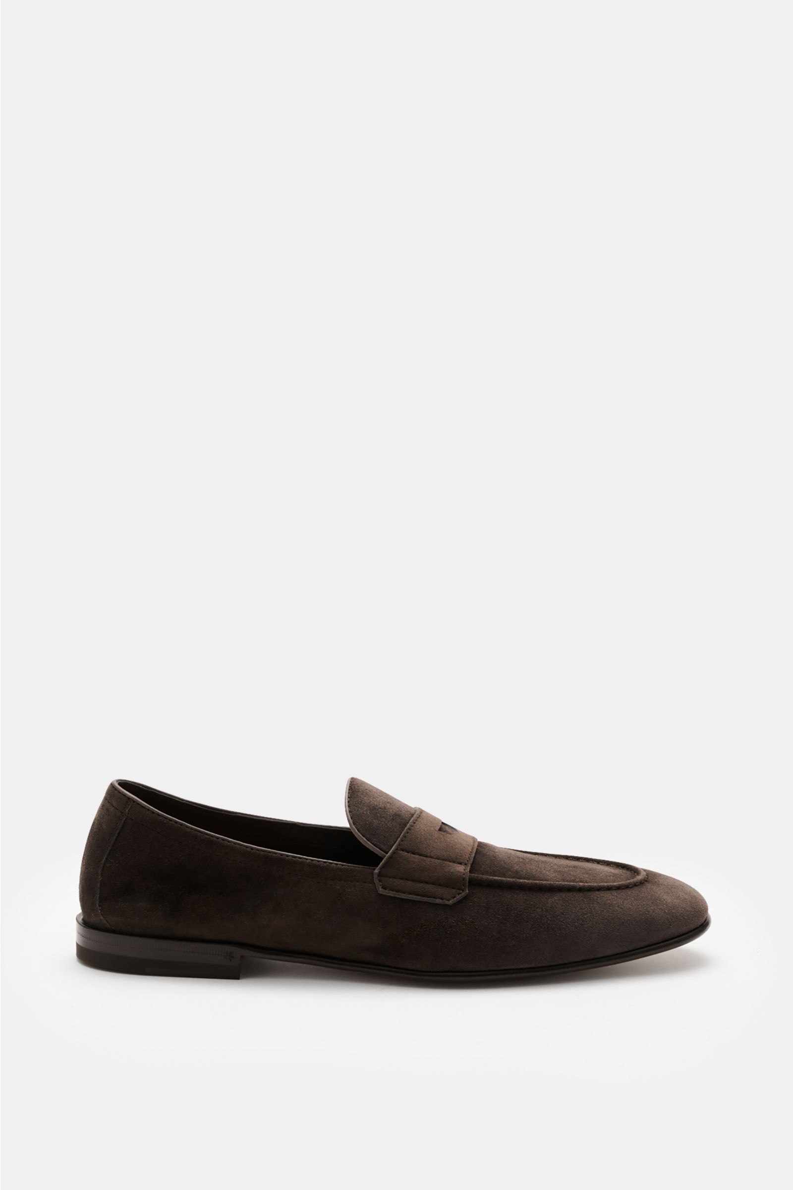 Henderson Penny Loafer 'T. Moro' dunkelbraun shown from a side view, made of soft velour leather, slim silhouette, typical penny-strap design, decorative stitching on the toe cap, Goodyear-welted construction, leather lining, leather sole with rubber-rein
