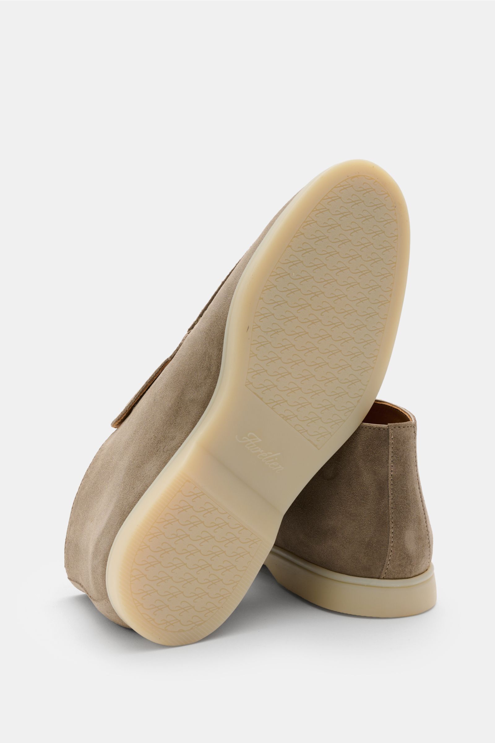 Aurélien Loafer 'City 2.0' taupe, seitlich mit Sohle aus flexiblem Gummi, Veloursleder, ledernem Innenfutter, schmal zulaufend, rutschfest.