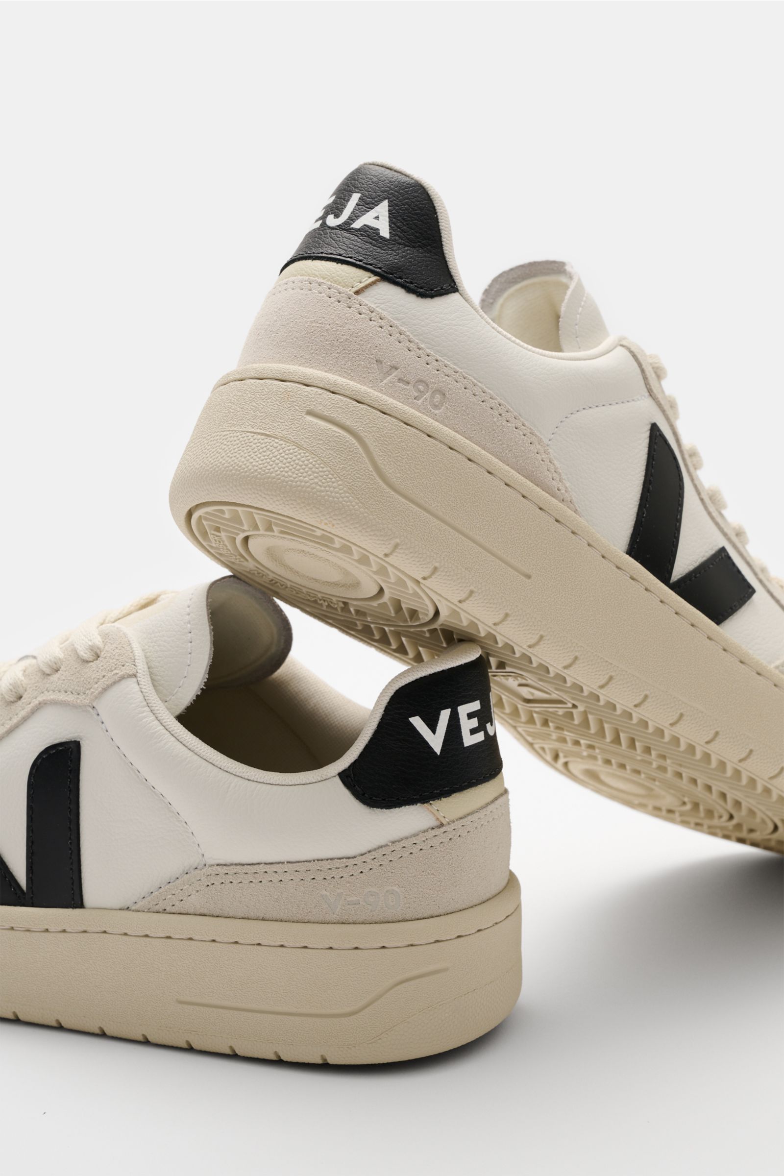 VEJA sneakers 'V-90 O.T. Leather' off-white/black | BRAUN