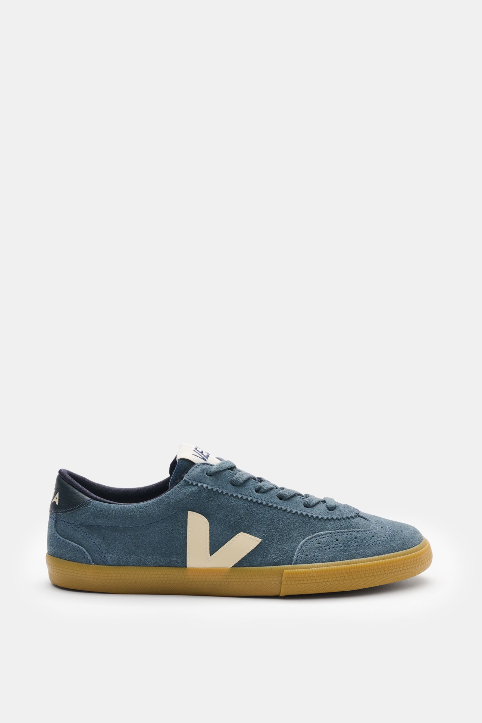 Blue suede Veja Sneaker 'Volley O.T. Leather' weiß/rot/beige shown from the side, featuring fine Organic Traced leather, brogued rounded toe, six-eyelet lacing, V-Overlay, padded collar with logo, textile lining, and flexible gum sole. Inspired by 1970s B