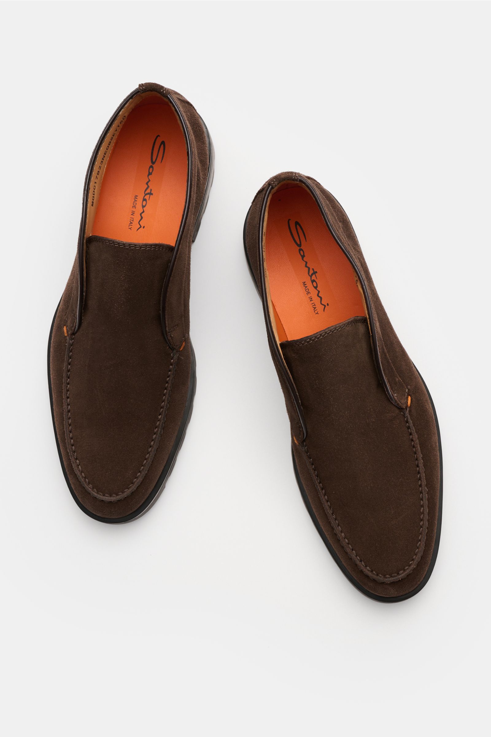 Santoni Desert Boot 'Detroit Rock' dunkelbraun shown from a top-down view, made of smooth velour suede with a narrow silhouette, decorative stitching on the toe cap, leather interior lining, and a robust, profiled rubber sole for slip resistance and moder