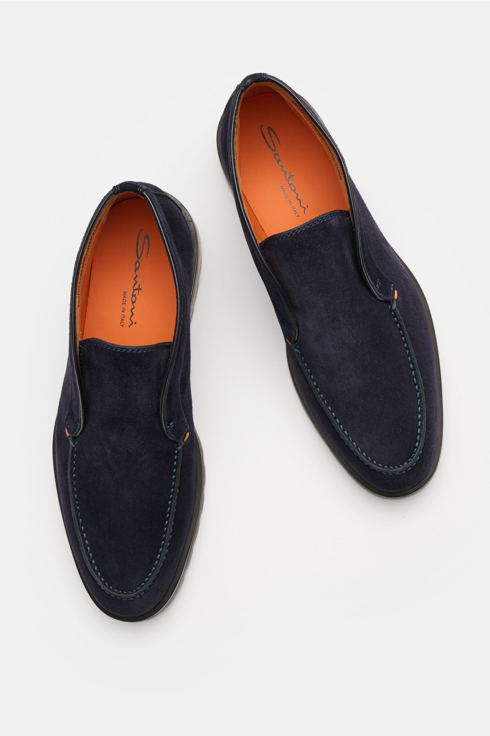 Santoni Desert Boot 'Detroit Rock' navy aus feinem Textur-Wildleder, schmal zulaufend, Ziernaht, Lederfutter, profilierte Gummisohle, Draufsicht.