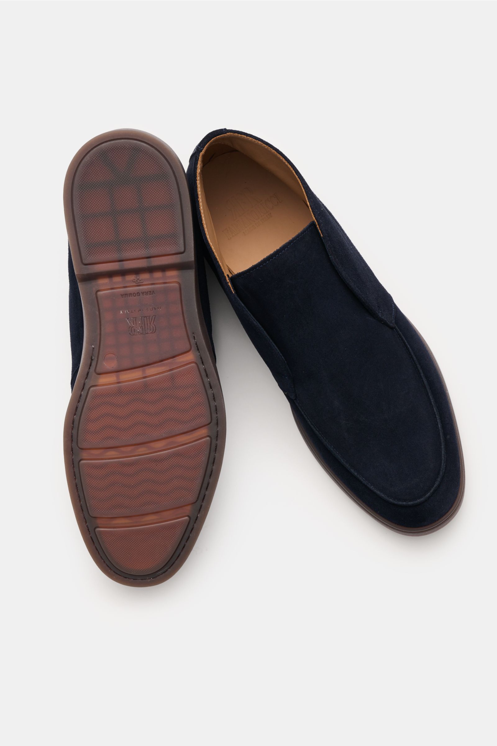 Fabiano Ricci Desert Boot navy, seitlich oben fotografiert, edles Veloursleder, schmal zulaufend, Naht auf Vorderkappe, flexible Gummisohle.