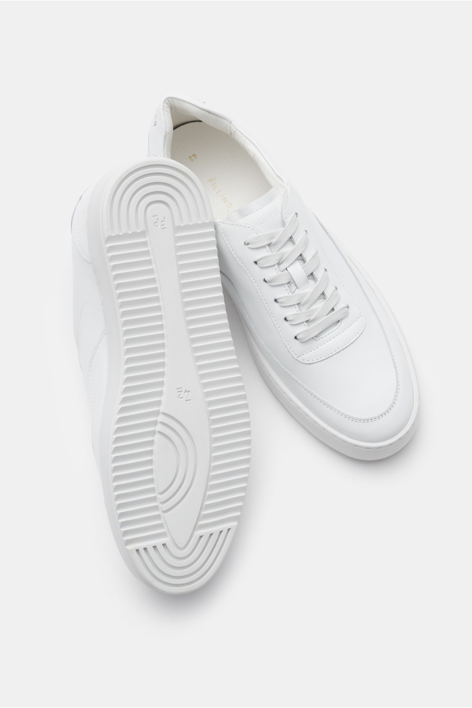 Filling Pieces Sneaker 'Mondo 2.0 Ripple Nappa' weiß aus Nappaleder, runde Kappe, 6-Loch-Schnürung, Lederfutter, Gummisohle, seitlich oben fotografiert.