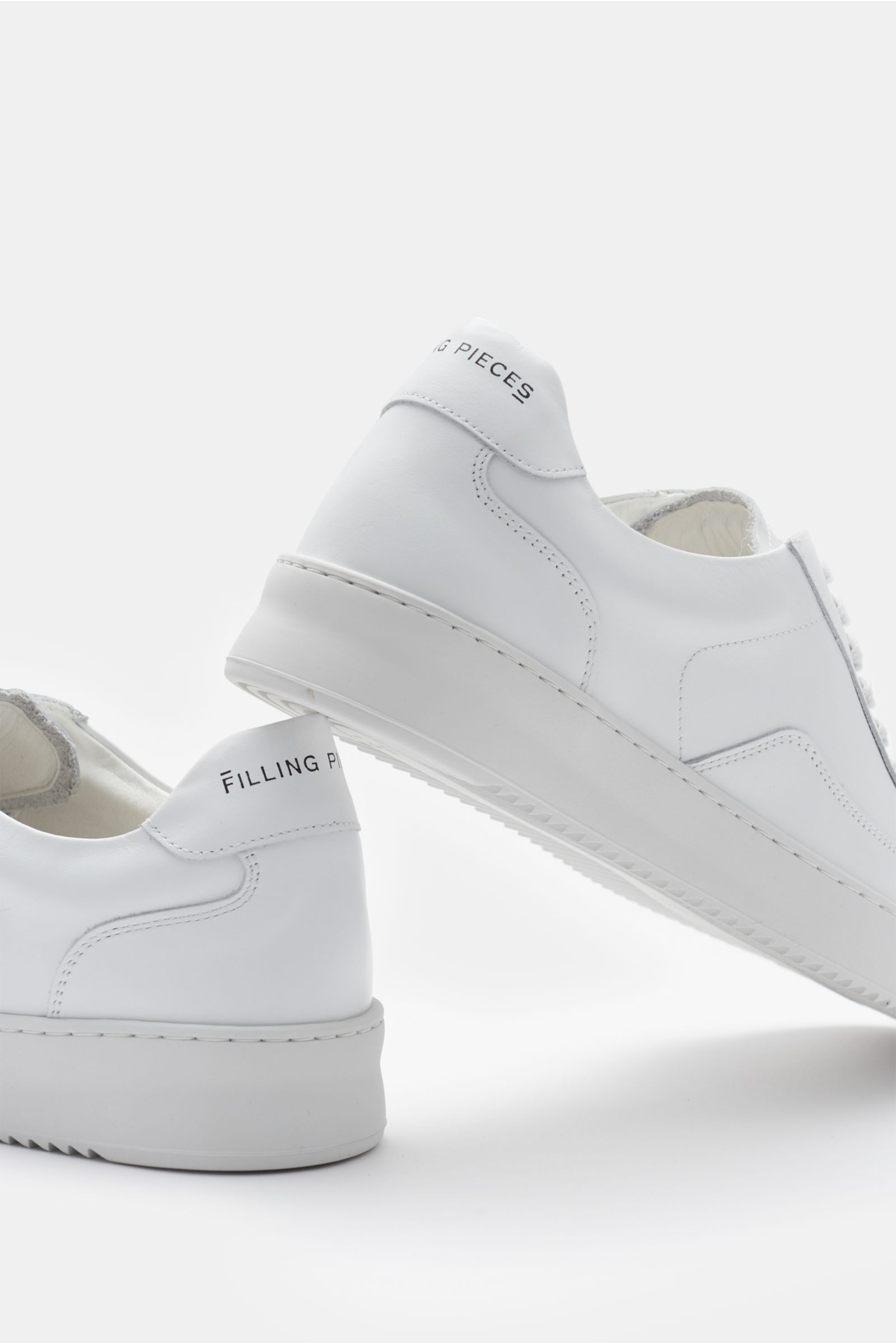 Filling Pieces Sneaker 'Mondo 2.0 Ripple Nappa' weiß aus hochwertigem Nappaleder, Seitenansicht mit runder Vorderkappe, Lasche, Lederfutter und Gummisohle.