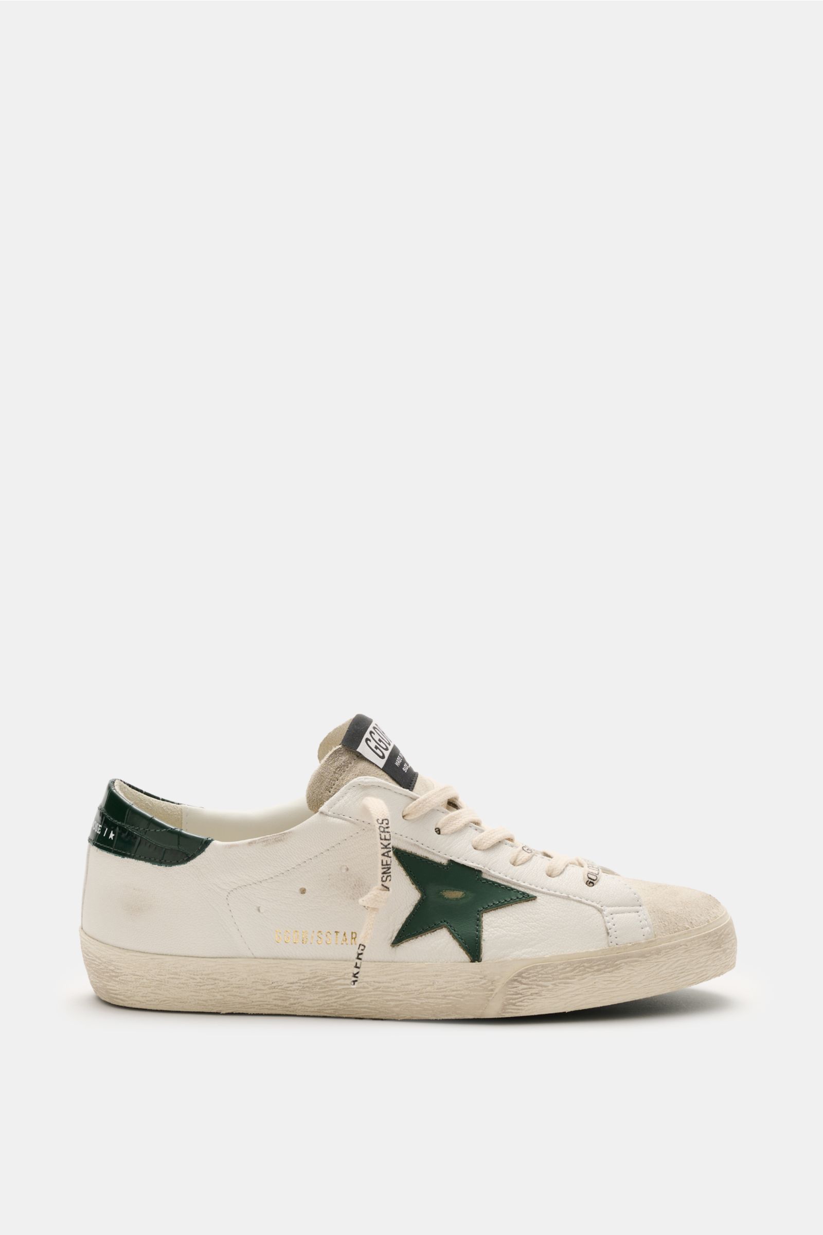 Golden Goose Sneaker 'Super-Star Classic' offwhite/dunkelgrün seitlich, Vintage-Finish, handgemachte Used-Optik, Stern, Nappaleder, sieben Loch Schnürung.