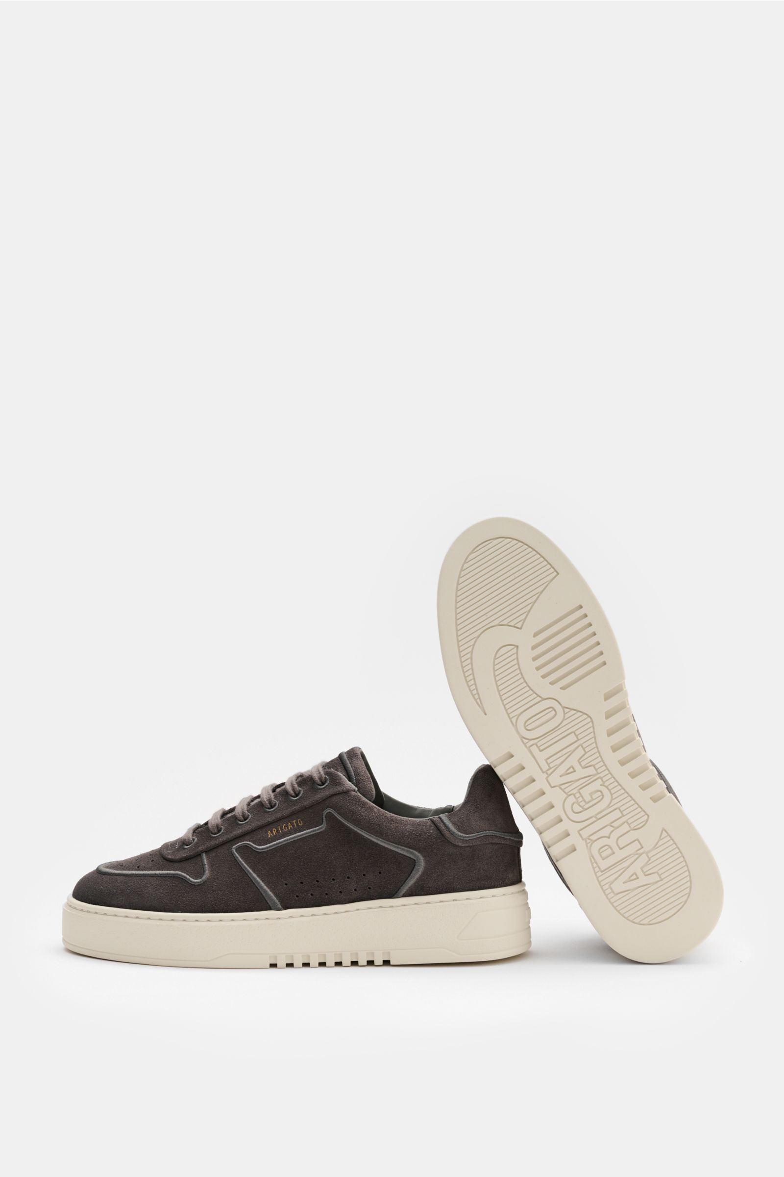 Axel Arigato Sneaker 'Orbit Vintage Embroidery' dunkelgrau aus Veloursleder, Seiten- und Sohlenansicht, tonale Stitchings und flexible Gummisohle.