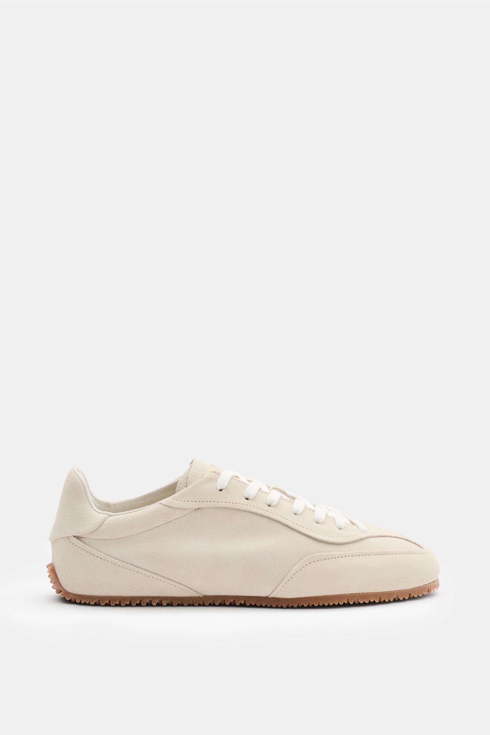 Axel Arigato Sneaker 'Daze Runner' beige, seitliche Aufnahme, minimalistische Veloursleder-Sneaker mit gepolstertem Schaftrand und flexibler Gummisohle.