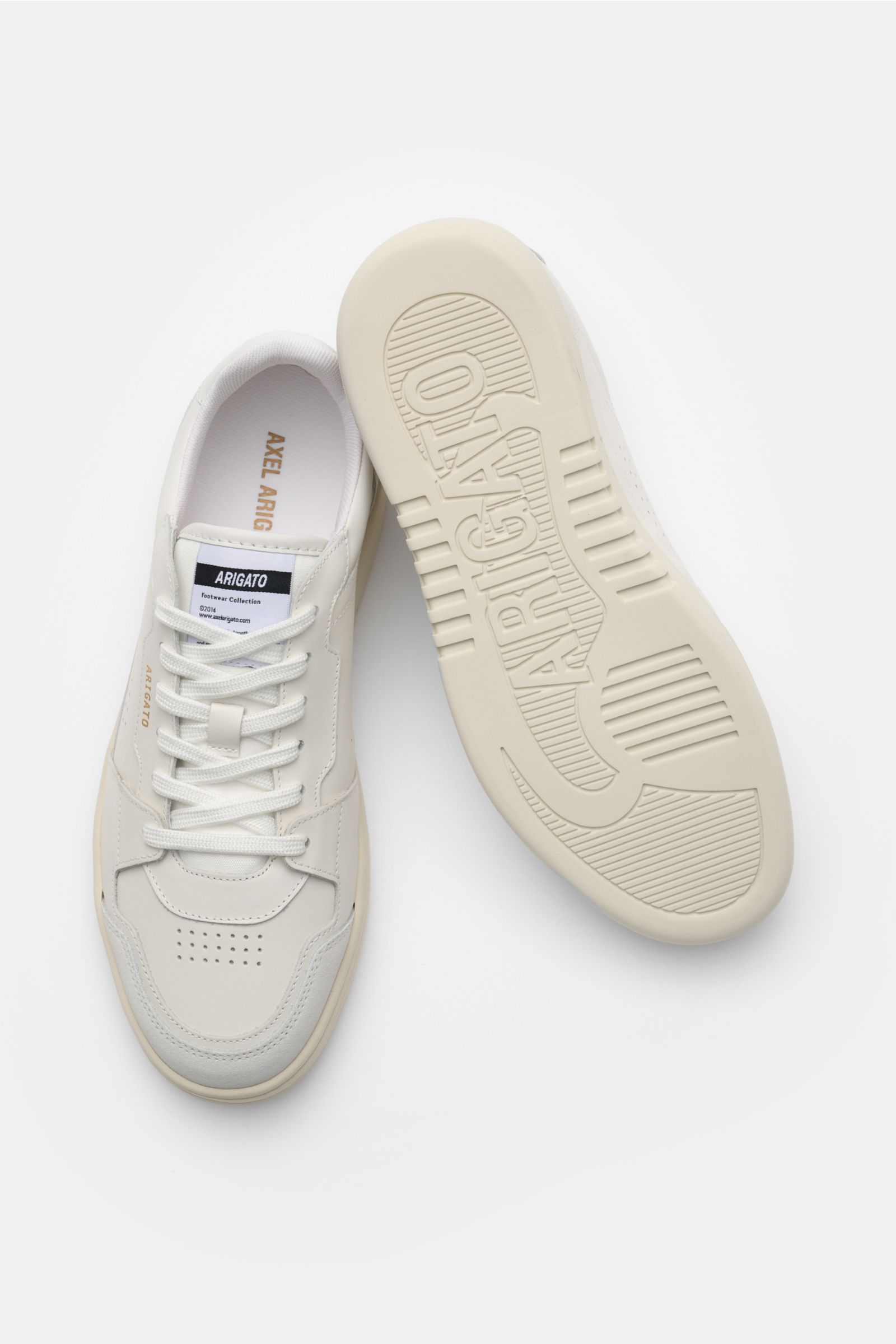 Axel Arigato Sneaker 'Dice Lo' weiß, Front- und Sohlenansicht, Glattleder, Nubuk-Overlays, perforierte Kappe, sechslöchrige Schnürung, gepolstert.