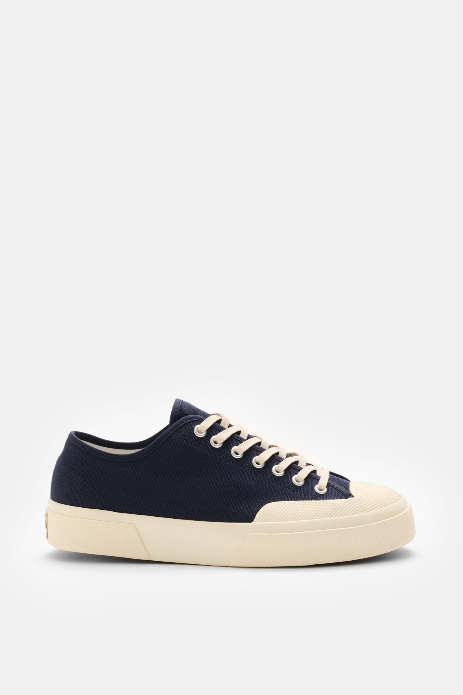 Superga Sneaker 'Works' navy/offwhite seitlich fotografiert, robustes Baumwoll-Canvas, sieben-Loch-Schnürung, flexible Gummisohle.
