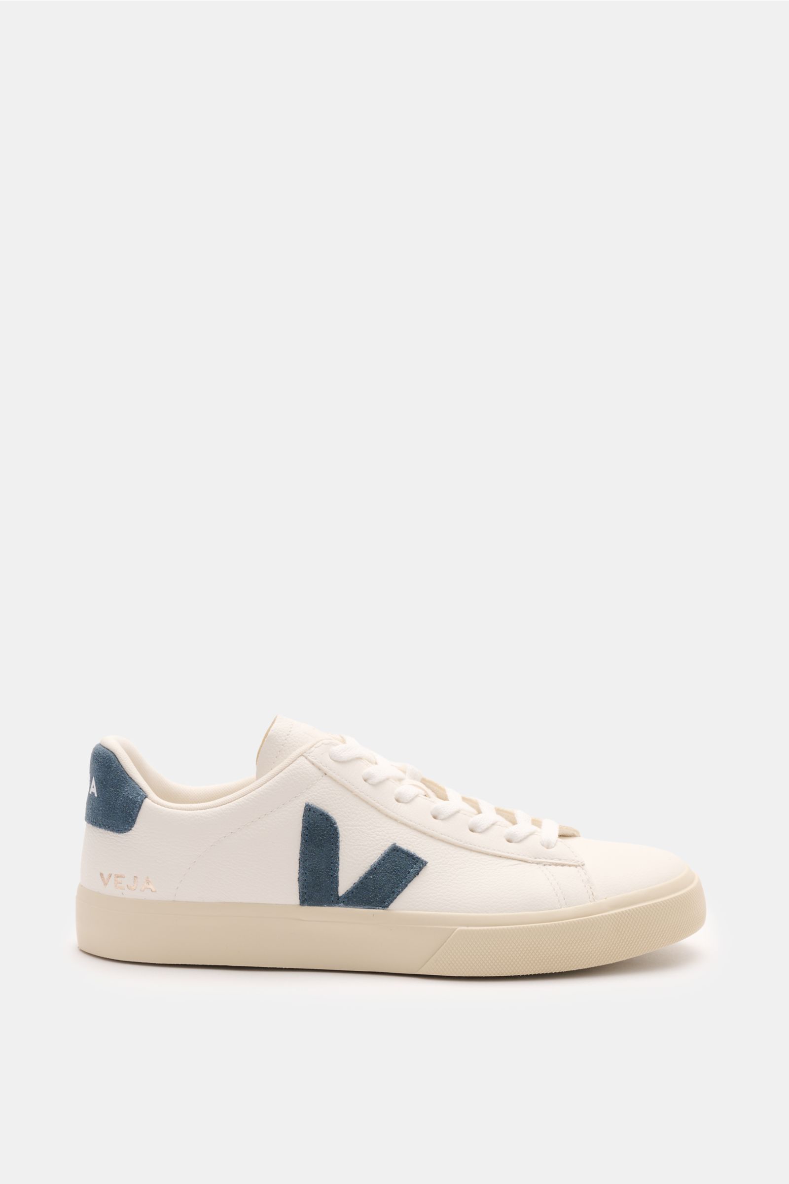 Veja Sneakers 'Campo Leather' off-white/grey-blue shown from the side, featuring distinctively grained leather, round toe, seven-eyelet lacing, suede overlays, padded topline with logo, VEJA embossing on back, fabric lining, and flexible natural rubber so