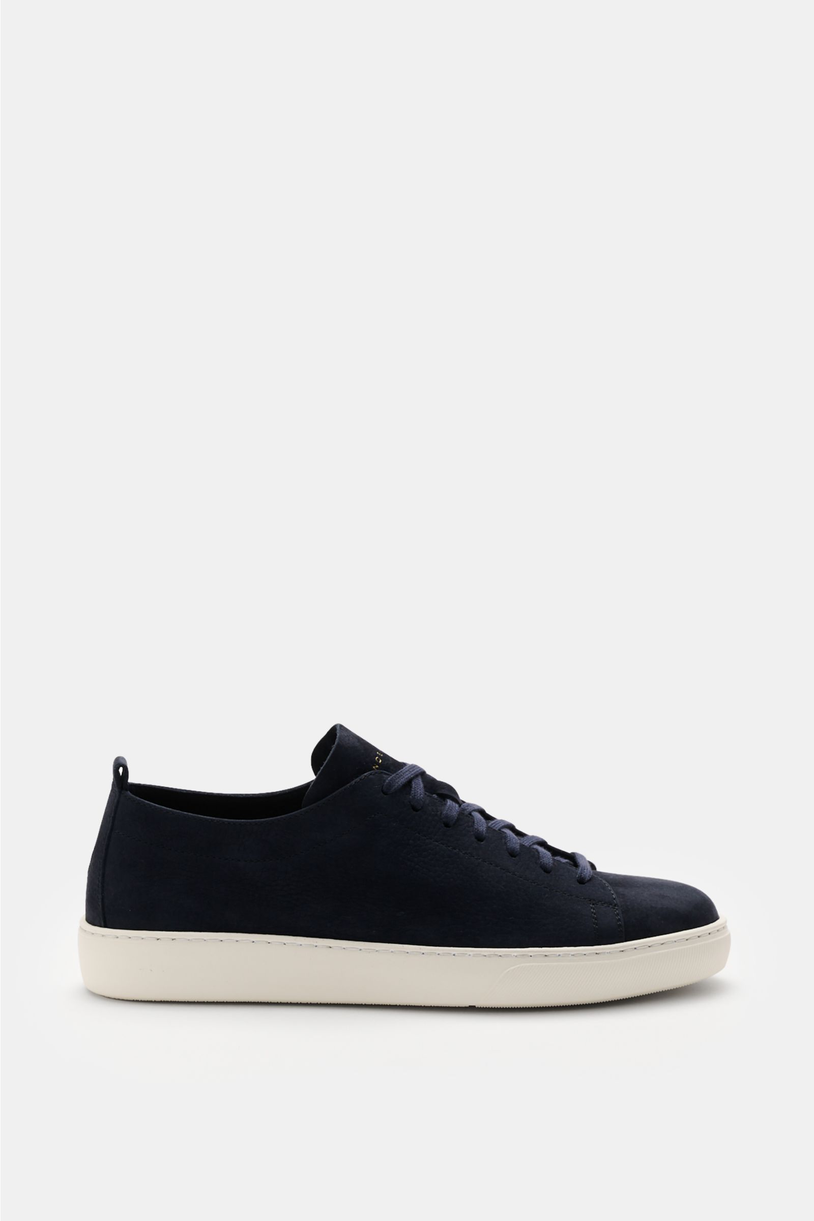Side view of Henderson Sneaker 'Thomas' navy in soft brushed leather with seven-hole lacing, round toe, leather lining, logo embossing, pull tabs, and white rubber sole. Ultra leichte handwerkliche Perfektion: Der Sneaker 'Thomas' von HENDERSON aus gebürt