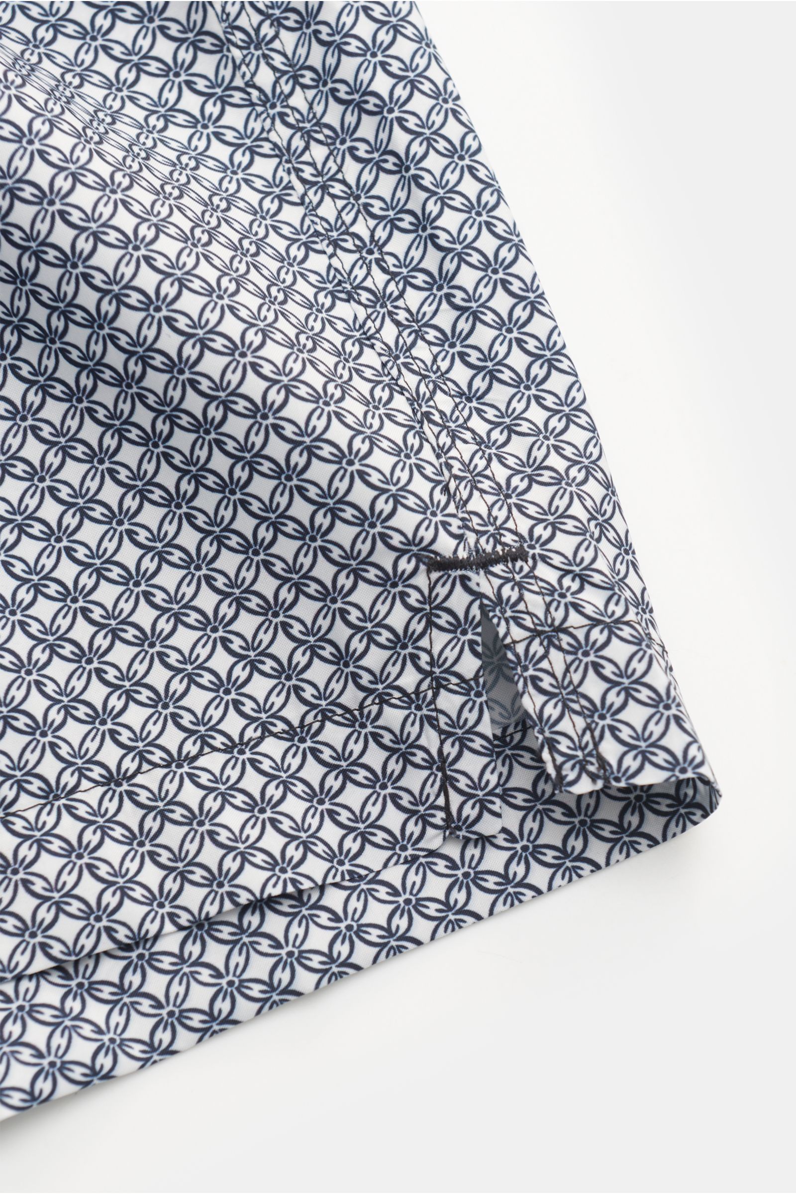 04651/ A trip in a bag Badeshorts 'Tile Swim' weiß/navy gemustert