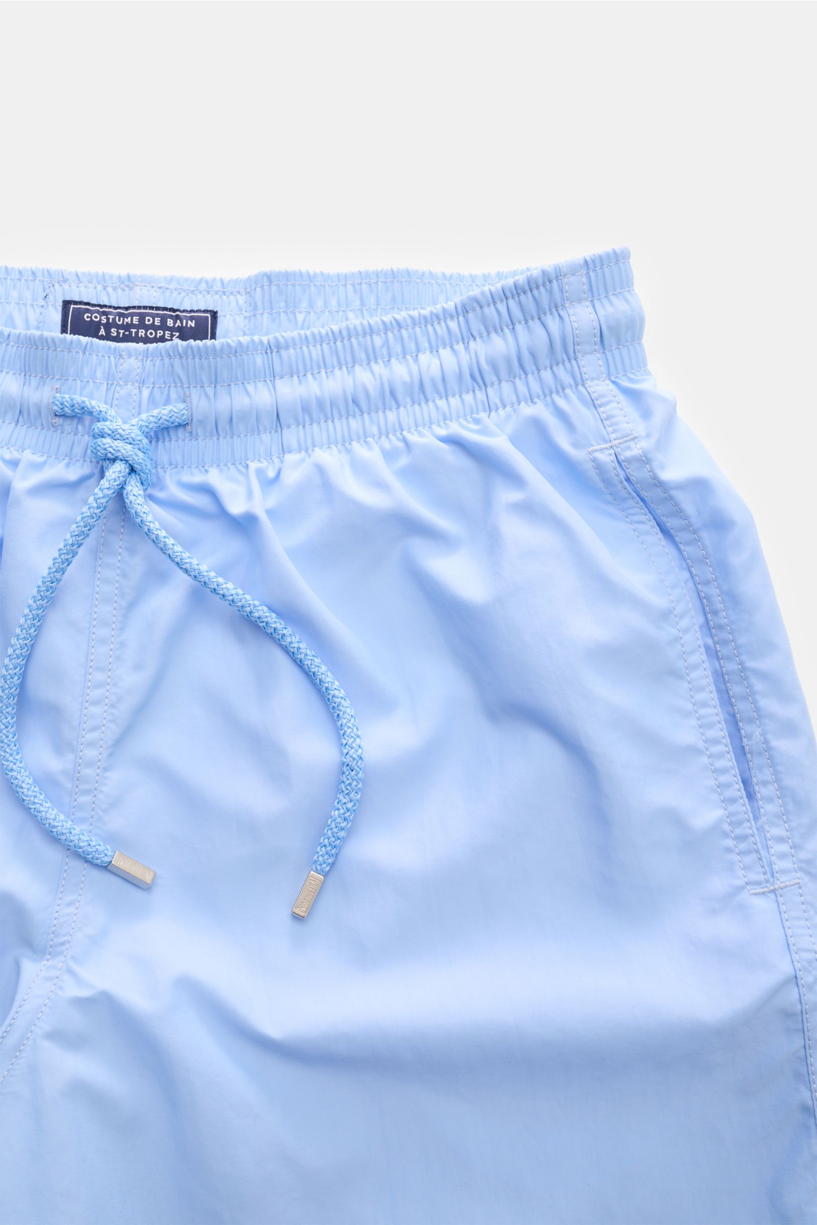 Vilebrequin Badeshorts 'Moorea' hellblau, Detailaufnahme von oben, elastischer Bund mit Tunnelzug, Taschen, Microfaser, Regular Fit, leicht.