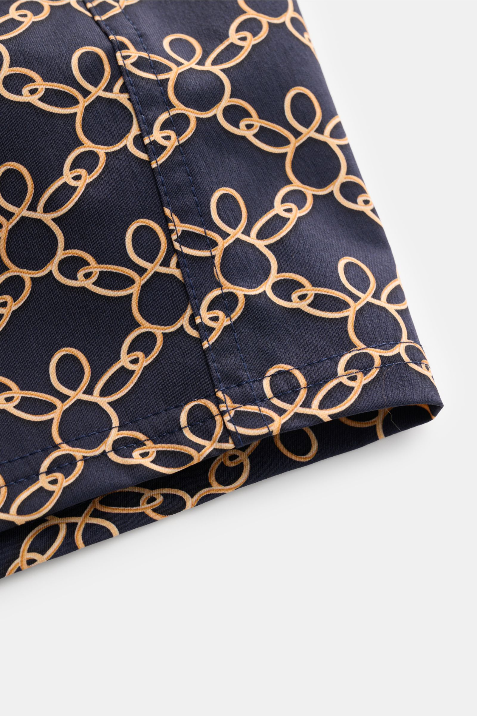 Vilebrequin Badeshorts 'Moorise' dark navy/beige gemustert, Nahaufnahme seitlich, hochwertige Microfaser, Regular Fit, elastischer Bund.