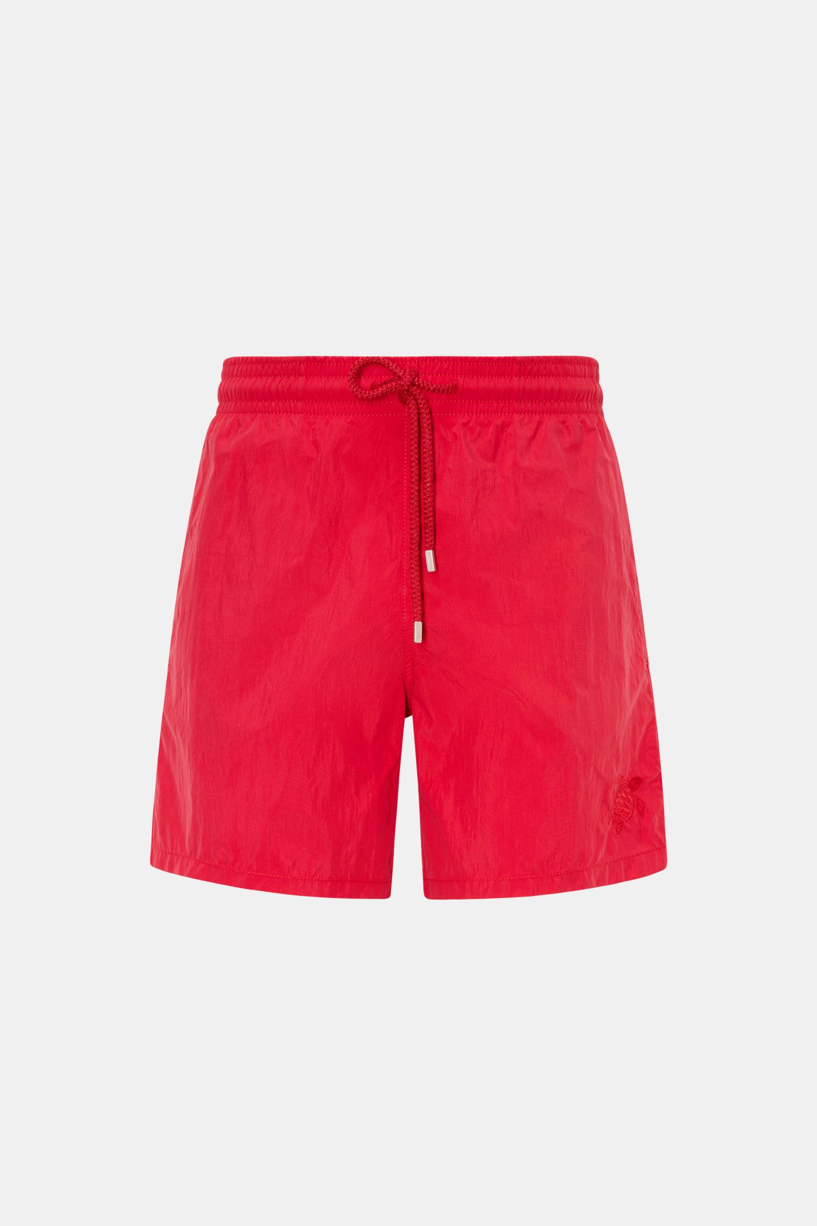 Vorderansicht der roten Vilebrequin Badeshorts 'Moorea Magic' aus Microfaser mit Farbwechsel im Wasser, elastischem Bund und Taschen.