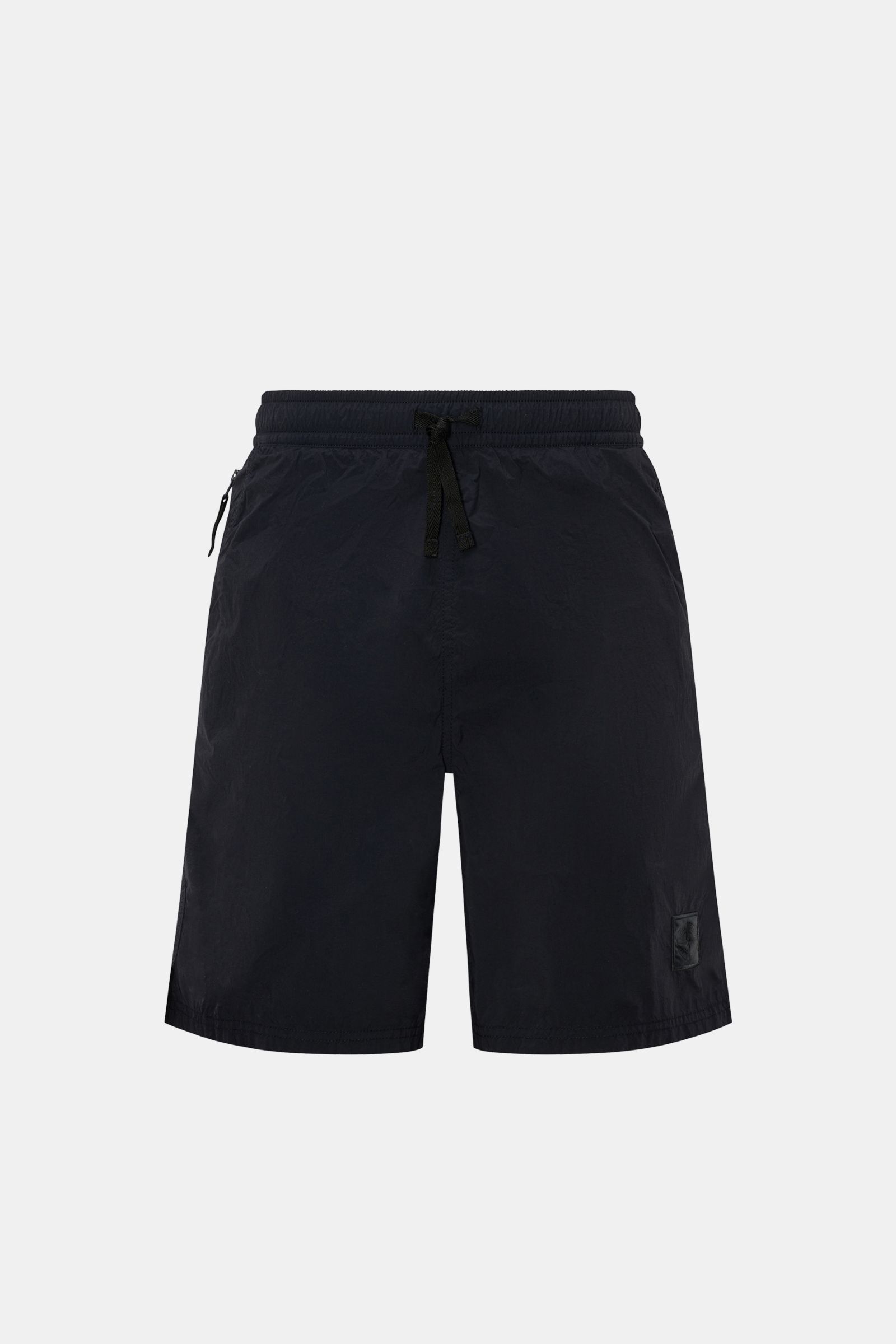 Stone Island Badeshorts 'Ghost Piece' dark navy, frontale Nahaufnahme, Regular Fit, elastischer Bund, Zipper-Taschen, hochwertige Microfaser, griffige Haptik.