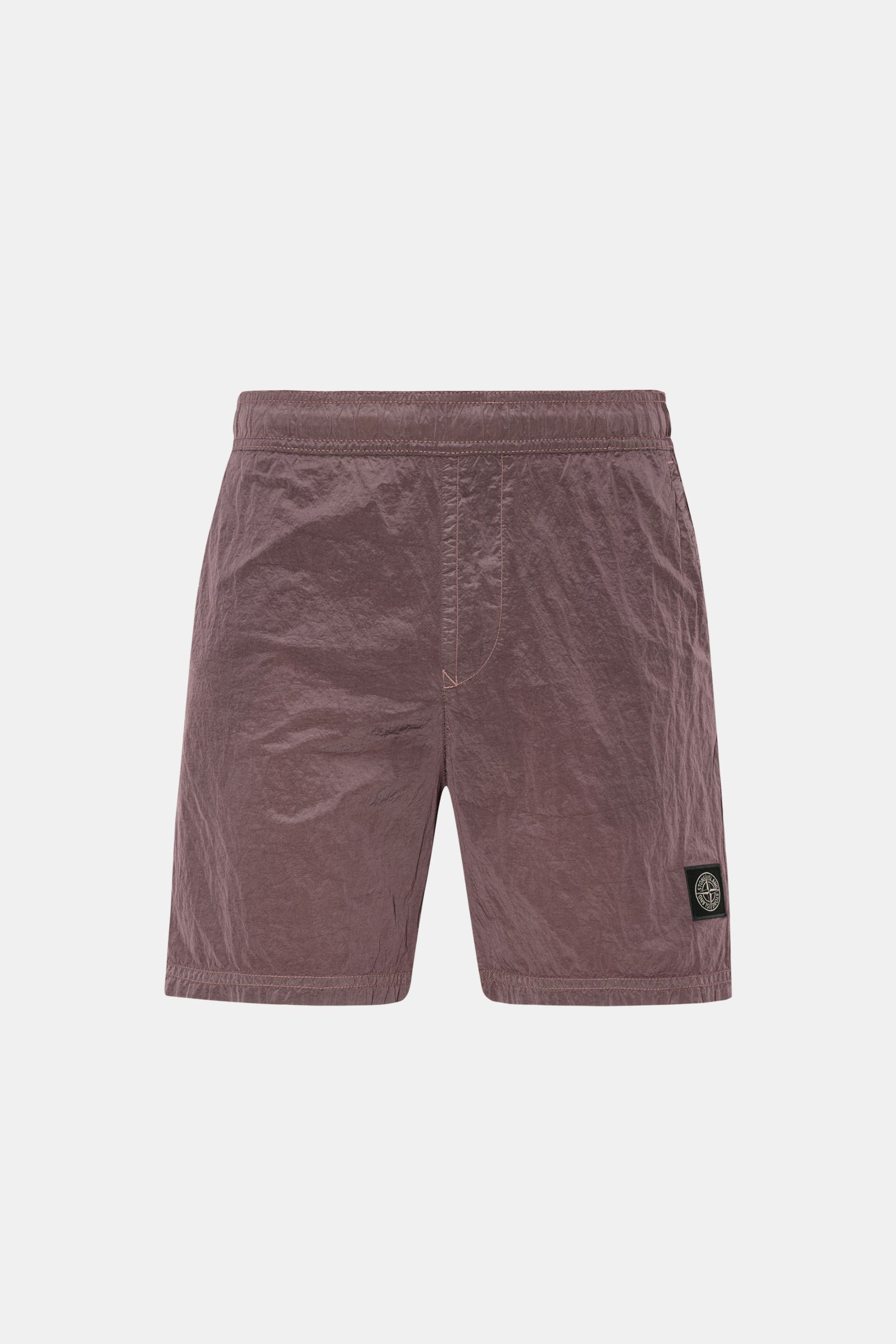 Stone Island Badeshorts altrosa in Regular Fit, frontal fotografiert, aus recycelter Microfaser mit elastischem Bund und Weblabel am Saum.