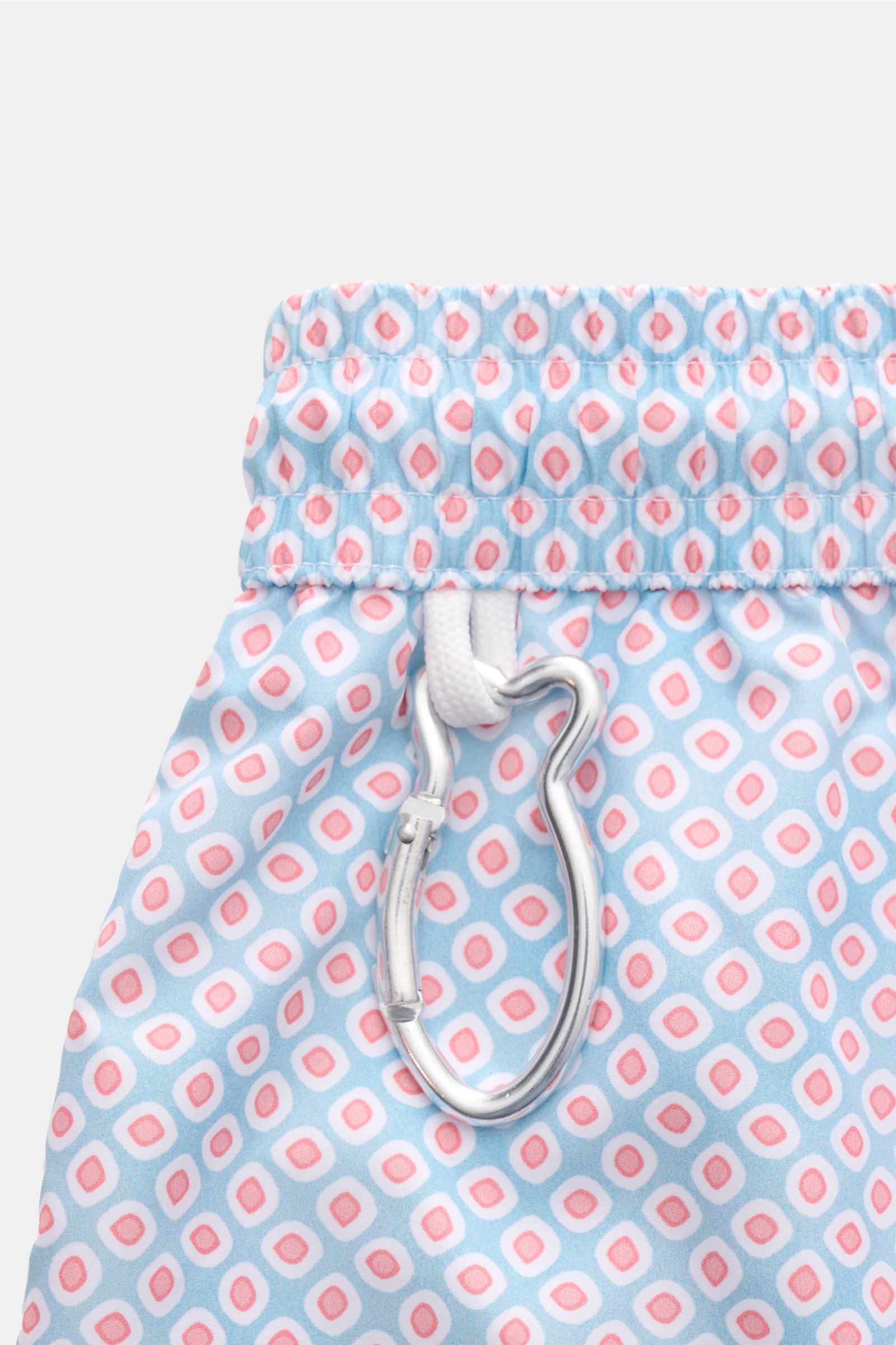 Fedeli Badeshorts 'Madeira Airstop' hellblau/koralle gemustert, Detailansicht elastischer Bund mit Tunnelzug, recycelte Microfaser, Karabinerhaken in Walform.