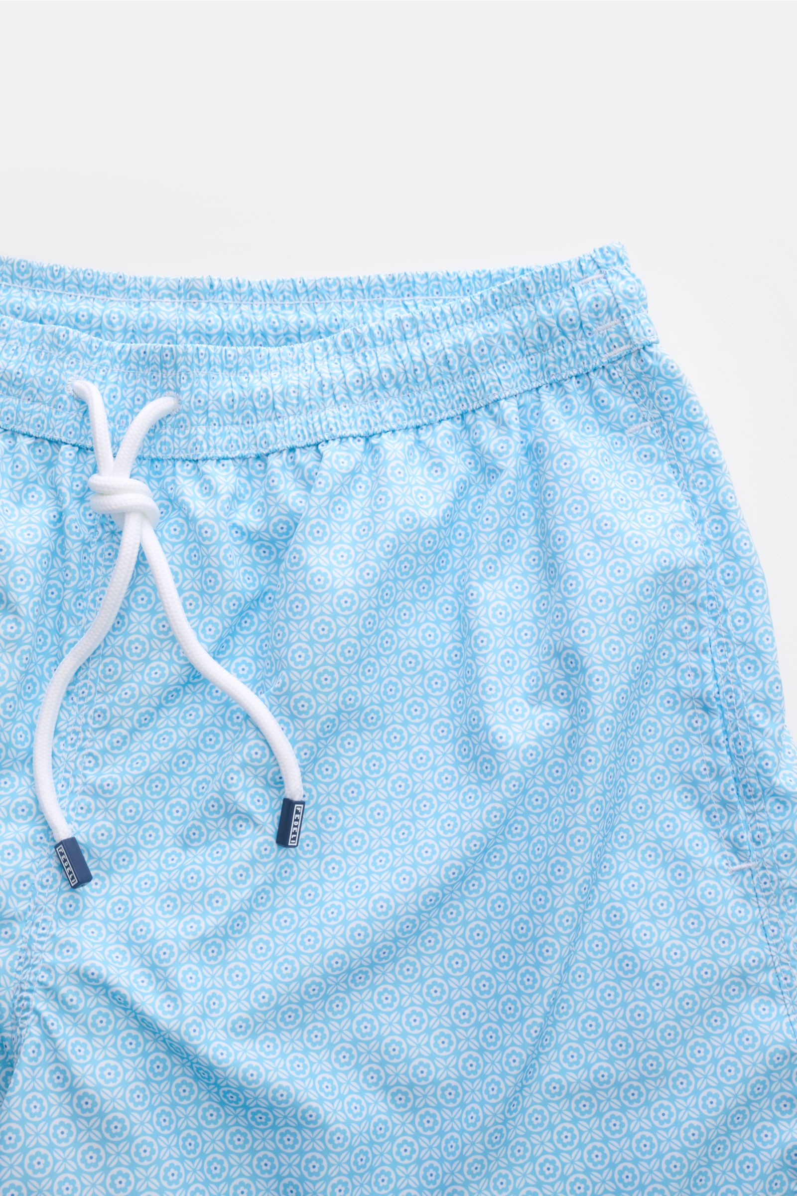 Fedeli Badeshorts 'Madeira Airstop' hellblau/weiß gemustert, Regular Fit, elastischer Bund, schnelltrocknend, florales Muster, Seiten- und Gesäßtasche, Karabinerhaken.
