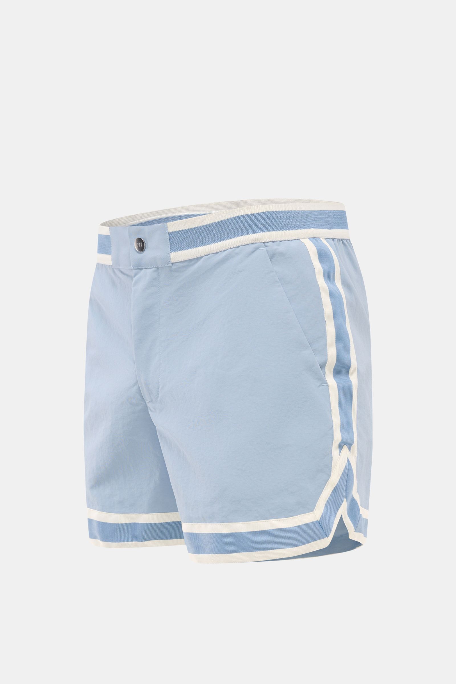 Ché Badeshorts 'Baller' rauchblau, seitliche Perspektive, kurze Microfaser-Shorts mit elastischem Bund, Mesh-Innenfutter und Zipper-Gesäßtasche.