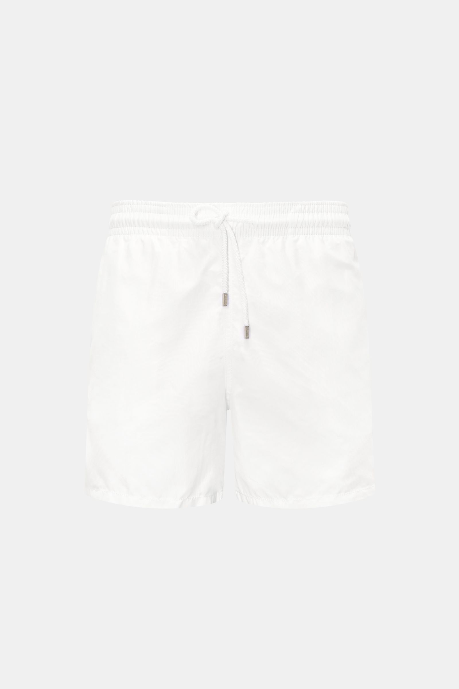 Vorne fotografierte Vilebrequin Badeshorts 'Moorea' weiß aus leichter Microfaser mit elastischem Bund, Tunnelzug, Taschen und Mesh-Innenfutter.