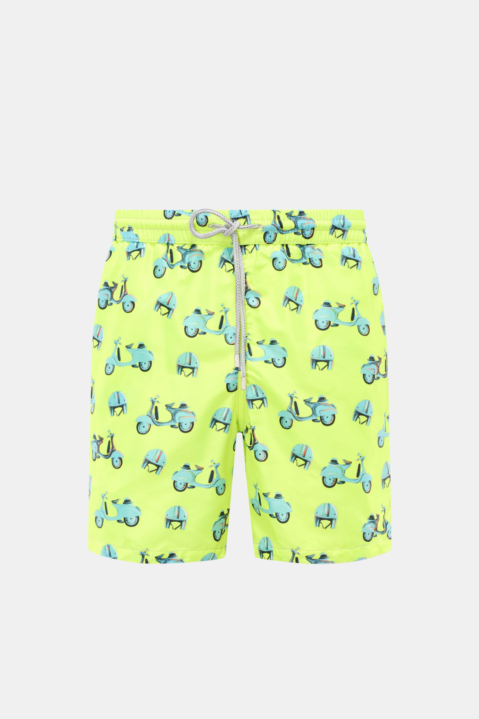 Front view of Zeybra Portofino 1962 Badeshorts 'Scooter' neongelb/hellblau gemustert with blue scooter and helmet print on neon yellow fabric, elastic waistband with drawstring. 

Sommerliches Statement: Mit ihrem markanten Allover-Print werden die Bad