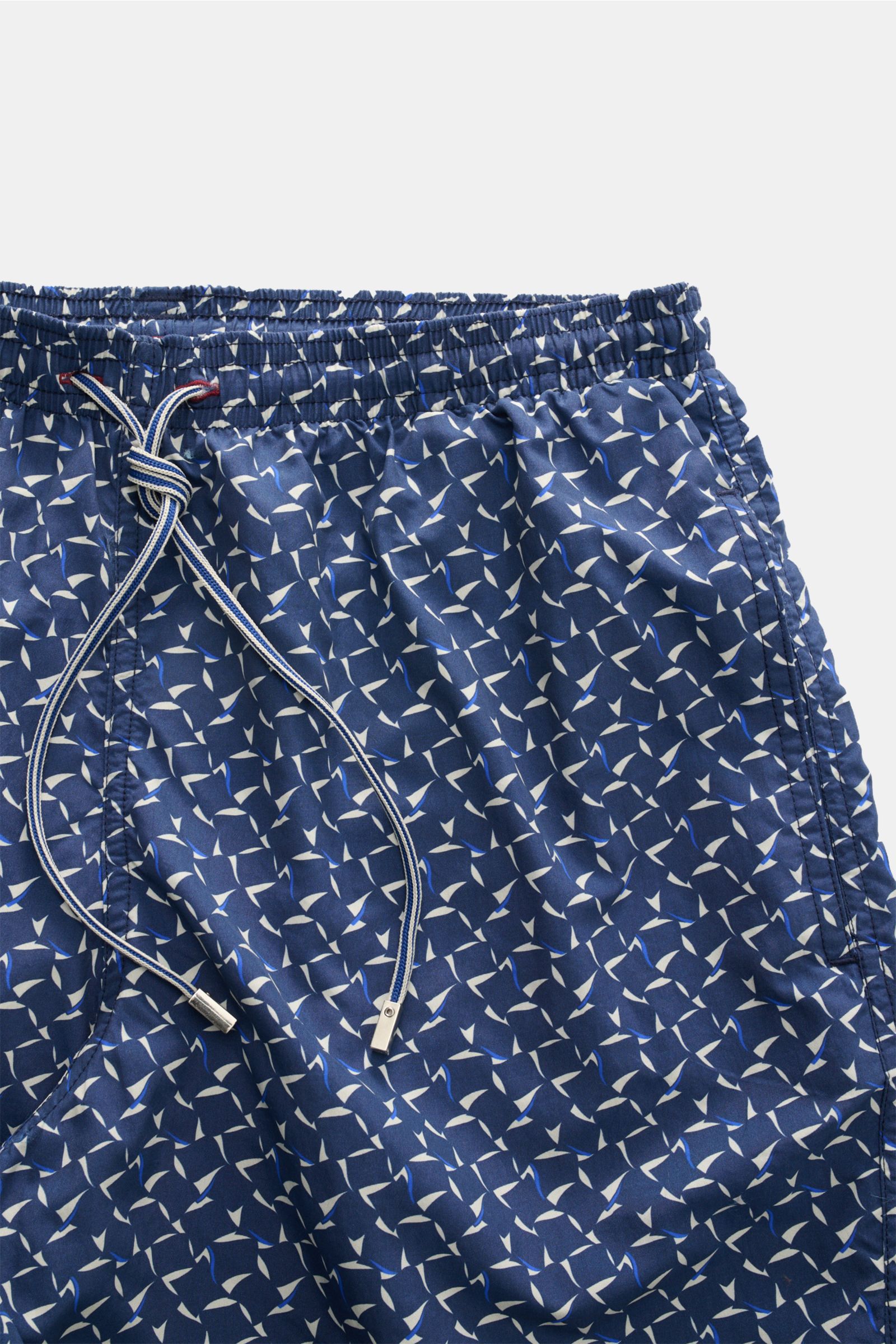 Zeybra Portofino 1962 Badeshorts 'Foulard' navy/hellgrau/blau gemustert shown from a top front angle, featuring elastic waistband with drawstring. Ausdrucksstarker Beach-Look: Die Badeshorts von ZEYBRA PORTOFINO 1962 verbinden grafischen Print mit dyna