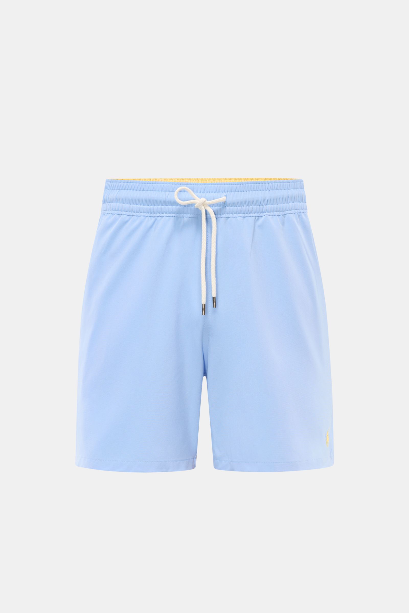 Polo Ralph Lauren Badeshorts 'Traveler' hellblau, Frontansicht, Regular Fit, elastischer Bund mit Tunnelzug, schnelltrocknende Microfaser, Taschen seitlich, Gesäßtasche mit Patte, Mesh-Innenfutter, Logo-Stitching, ideal für den Urlaub.