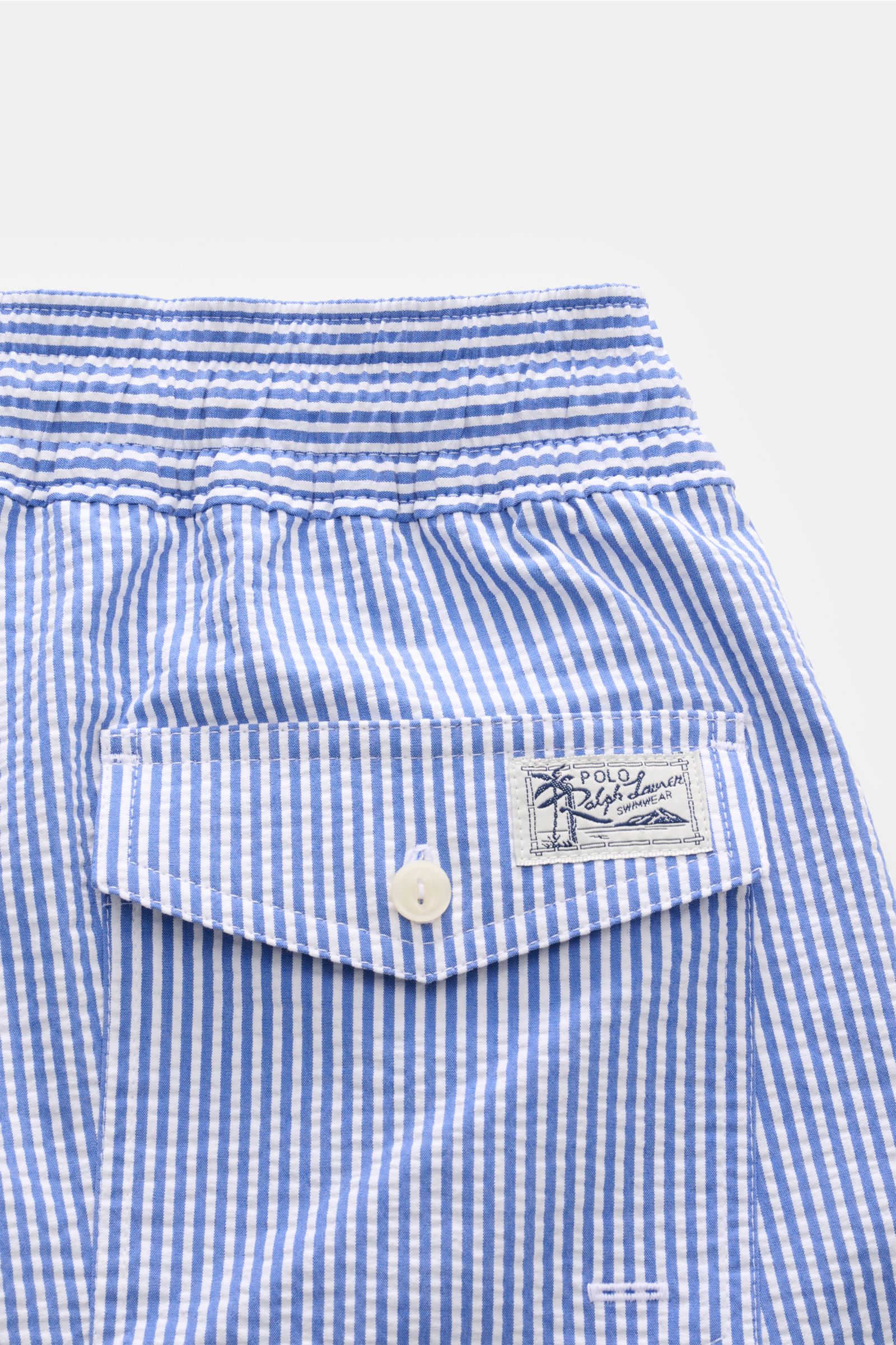 Polo Ralph Lauren Badeshorts 'Traveler' blau/weiß gestreift, Nahaufnahme von hinten oben, Regular Fit, elastischer Bund, Gesäßtasche mit Knopf, Baumwolle-Seersucker.