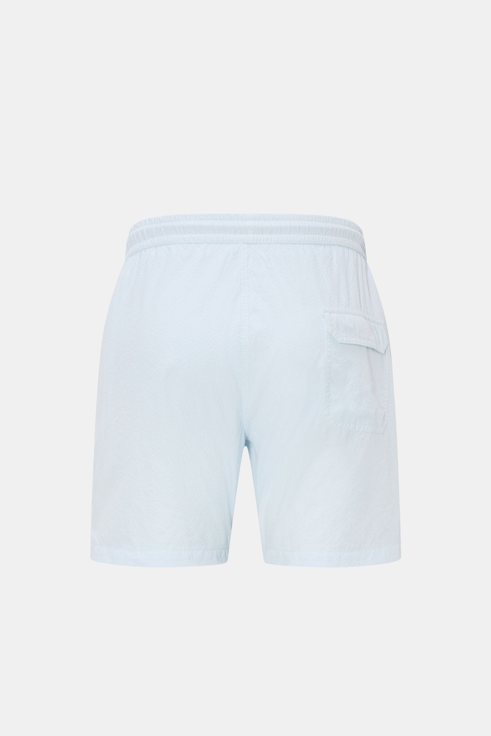 04651/ A trip in a bag Badeshorts 'Mono Seersucker' pastellblau, Rückansicht, Seersucker-Microfaser, elastischer Bund, Taschen, Mesh-Innenfutter.