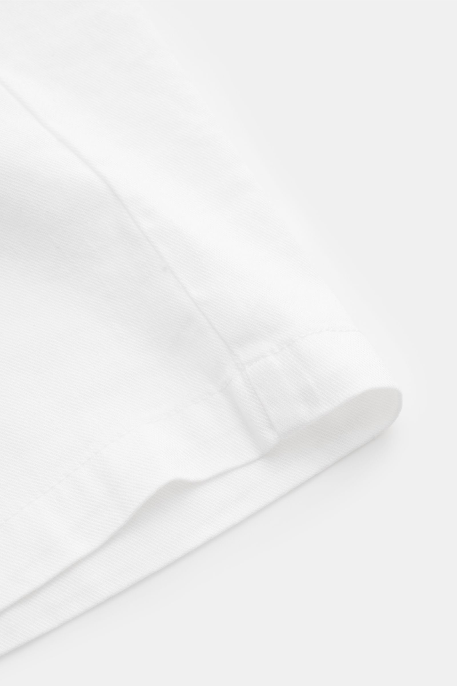 Marco Pescarolo Bermudas 'Cenito' weiß, Detailaufnahme Saum in weiß, Leinen-Lyocell-Mix, leicht elastisch, weicher Griff, garment dyed, Regular Fit.