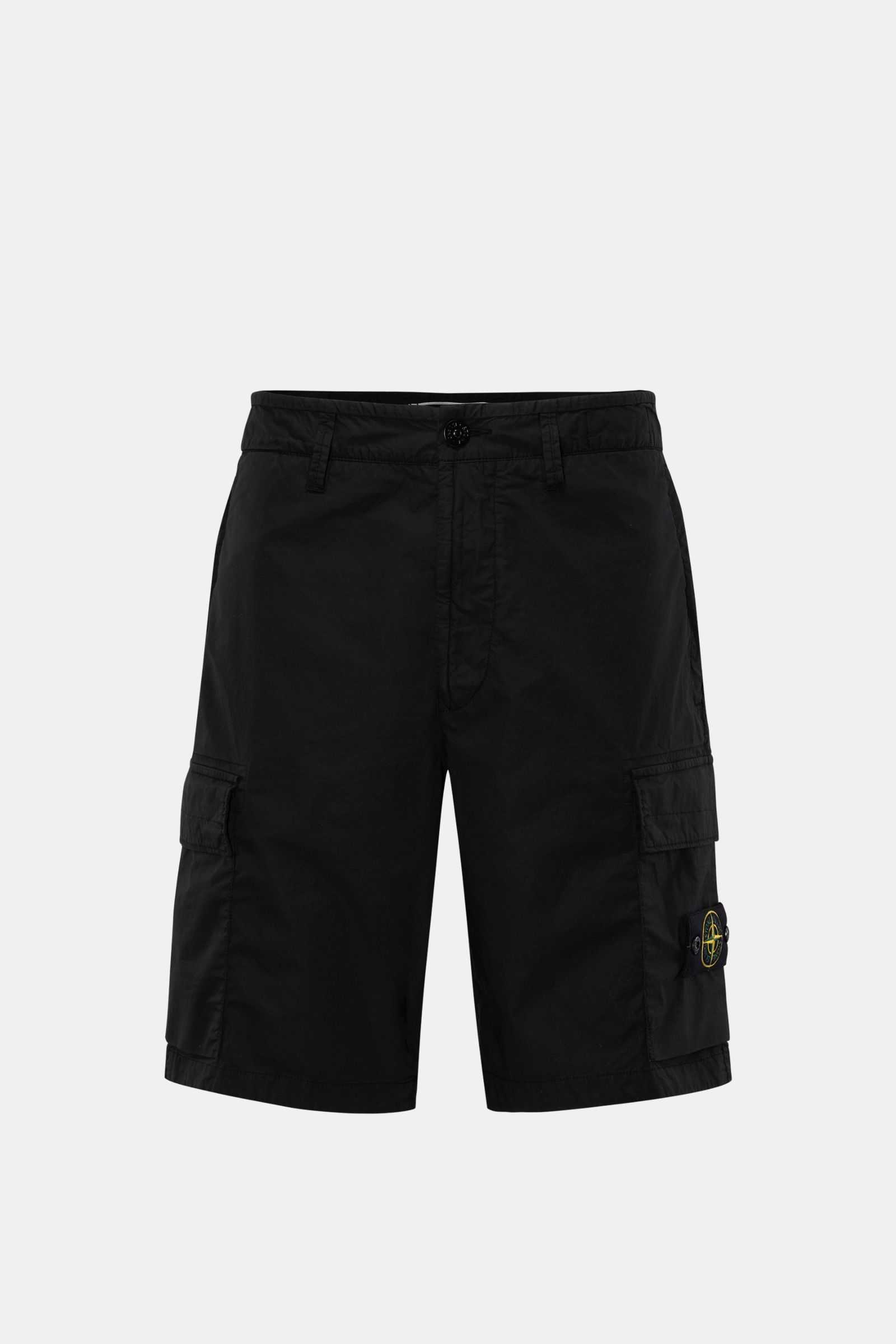 Stone Island Cargo-Shorts schwarz, frontale Ansicht, leichte Baumwolle, Regular Fit, hohe Bundhöhe, Cargotaschen mit Druckknöpfen, Kompass-Badge.