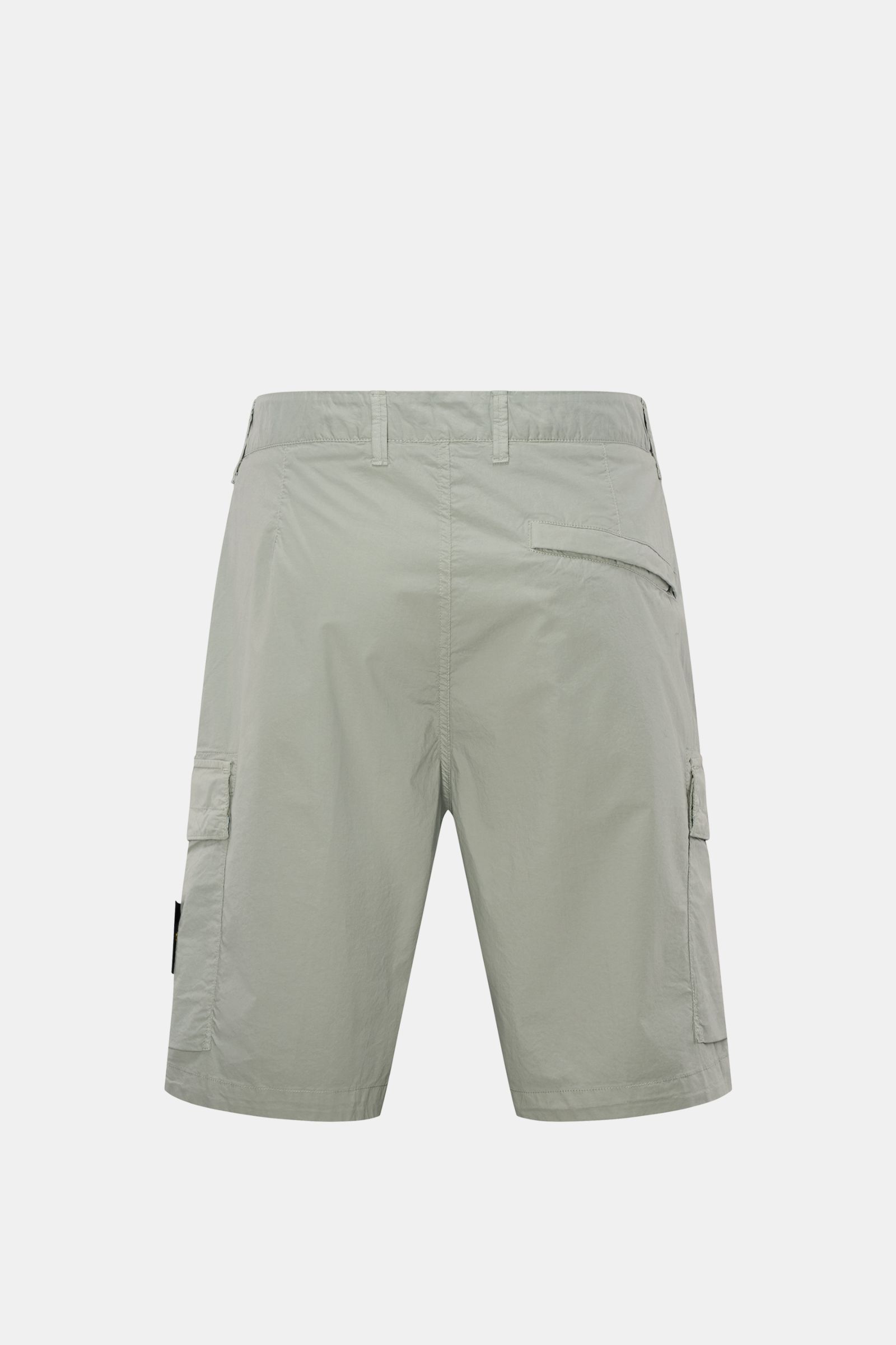 Stone Island Cargo-Shorts salbei, Rückansicht, aus leicht elastischer Baumwolle mit Cargotaschen, Bundknopf, Reißverschluss, Kompass-Badge.