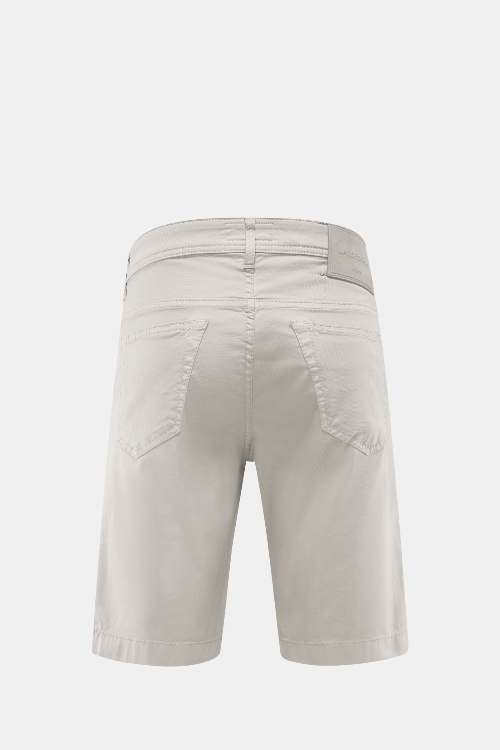 Jacob Cohen Bermudas 'Lou' hellgrau, Rückansicht, leichte Baumwolle-Lyocell-Mix, Regular Fit, Button Fly, französische Taschen, Leather Patch.