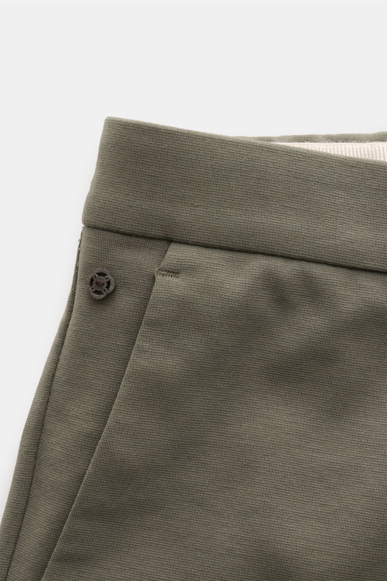 GTA Jersey-Shorts 'Davide' graugrün, Detailaufnahme von Bund und Tasche, weiches Jersey aus Baumwolle und Microfaser mit hohem Stretch-Anteil.