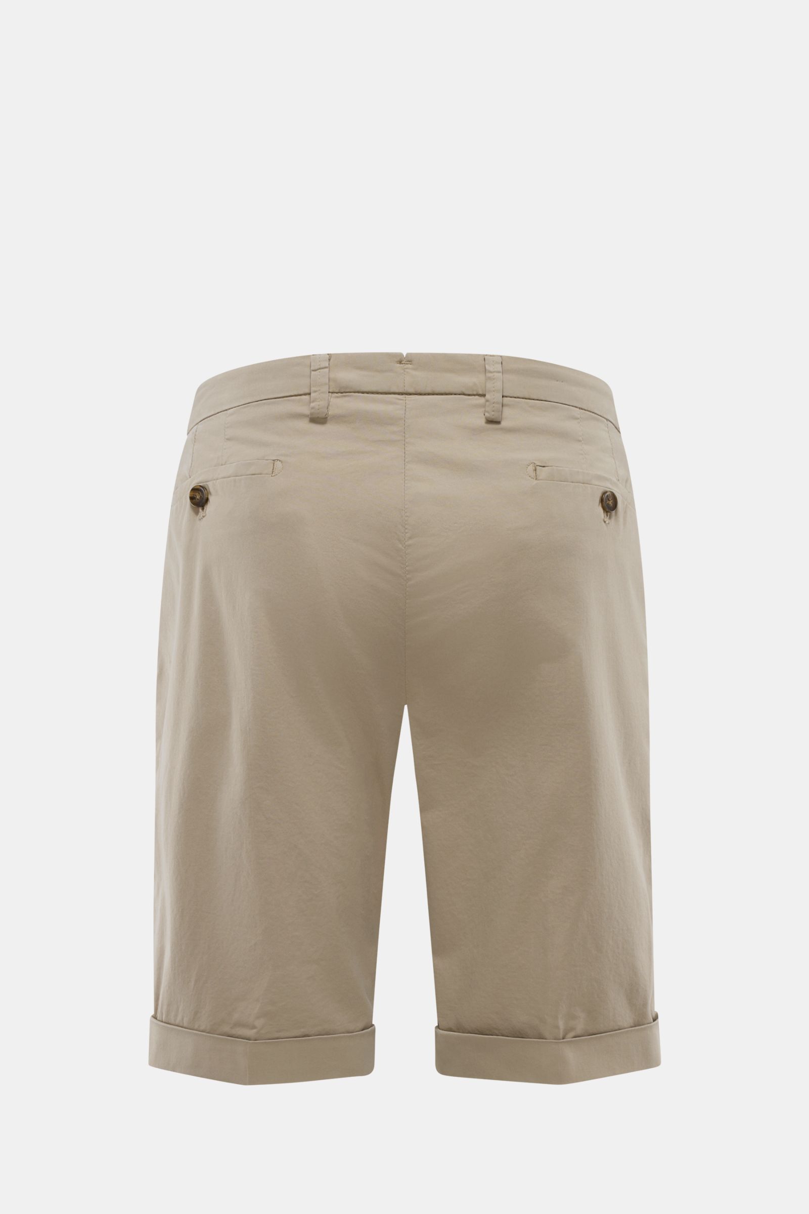 Briglia 1949 Bermudas taupe Rückansicht mit Slim Fit, elastischer Baumwolle, französischen Taschen, Knopf-Gesäßtaschen und fixiertem Saumaufschlag.