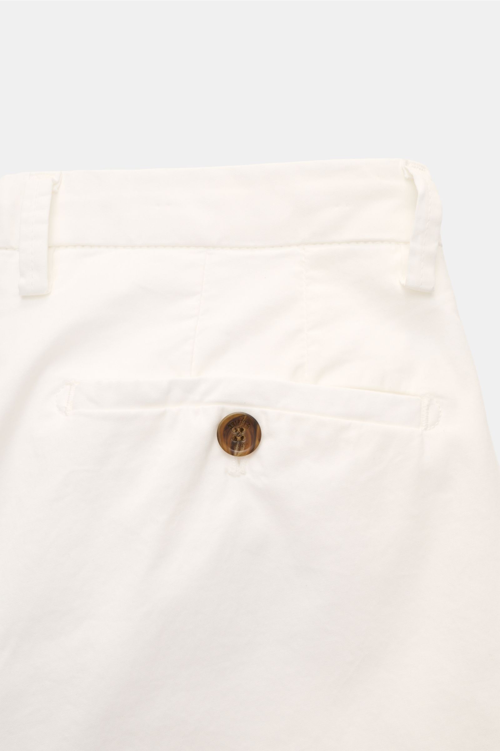 Alt tag (125 characters max):
Close-up rear view of Briglia 1949 Bermudas off-white with buttoned jetted back pocket and belt loops in soft stretchy cotton.

Detailed description:
Get a sporty and casual look this summer with BRIGLIA 1949: These Bermud