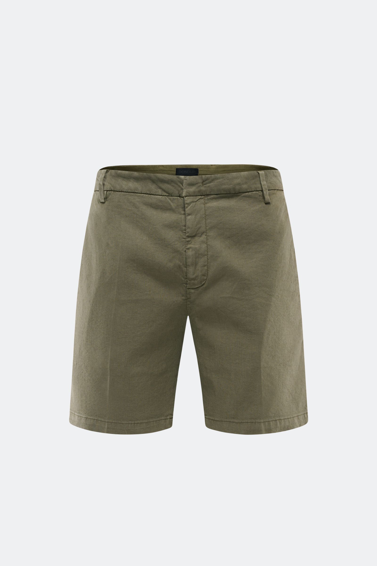 Dondup Shorts 'Manheim' oliv, frontale Nahaufnahme, Regular Fit, elastischer Leinen-Lyocell-Mix, weicher Griff, Reißverschluss, Taschen, metallisches Initial.