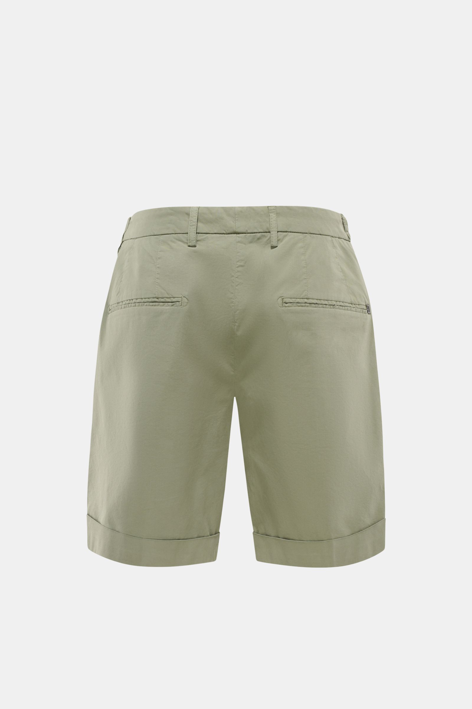 Dondup Shorts 'Ethan' graugrün, Rückansicht mit paspelierten Gesäßtaschen, fixiertem Saumaufschlag, Bundfalte, aus leicht elastischer Baumwolle.