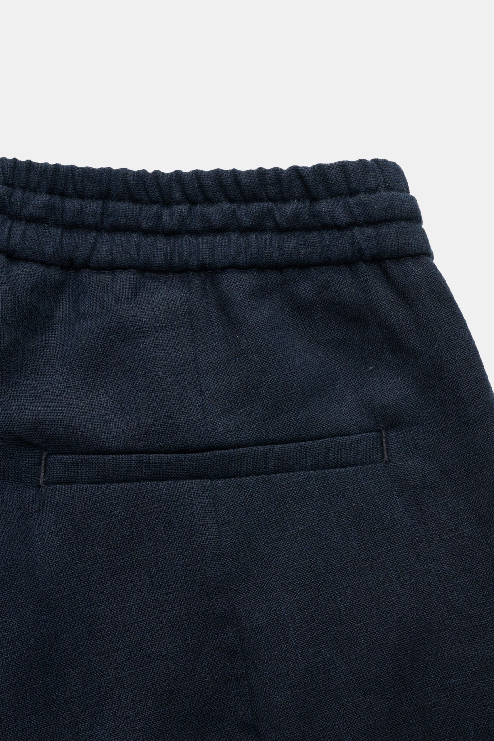 Aurélien Leinen-Shorts 'Seaside' navy, Detailrückansicht mit elastischem Bund, Leinentaschen, fixiertem Saumaufschlag, reines Leinen, Regular Fit.