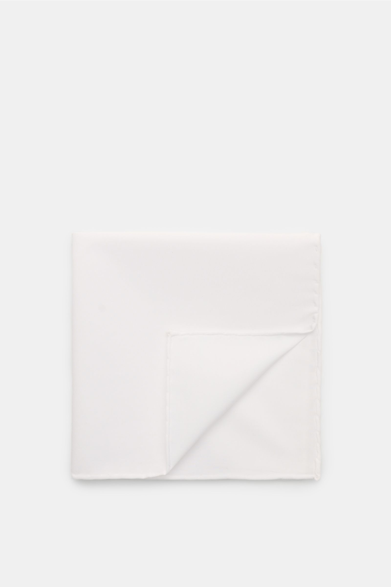 Rosi Collection Einstecktuch 'One' weiß, aus reiner Baumwolle mit rollierten Kanten, flach liegend von oben fotografiert, Maße ca. 31x31 cm, Made in Italy, zeitloses Essential für Ihr Sakko.
