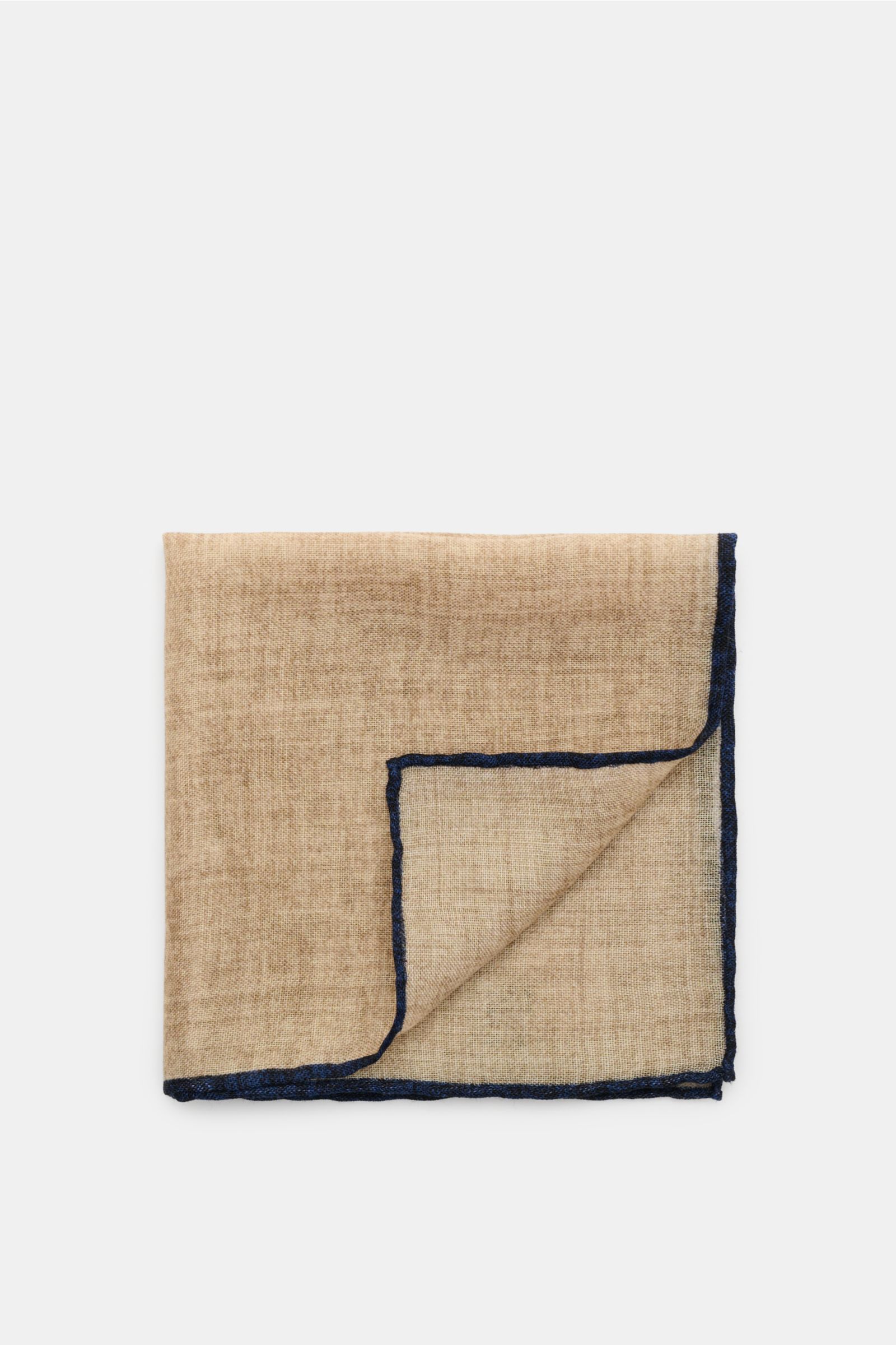 Rosi Collection Einstecktuch beige/navy, quadratisch, aus reiner Wolle mit weichem Griff, handrollierte Kanten in Kontrastfarbe, Made in Italy, ca. 30x30 cm, von oben fotografiert.
