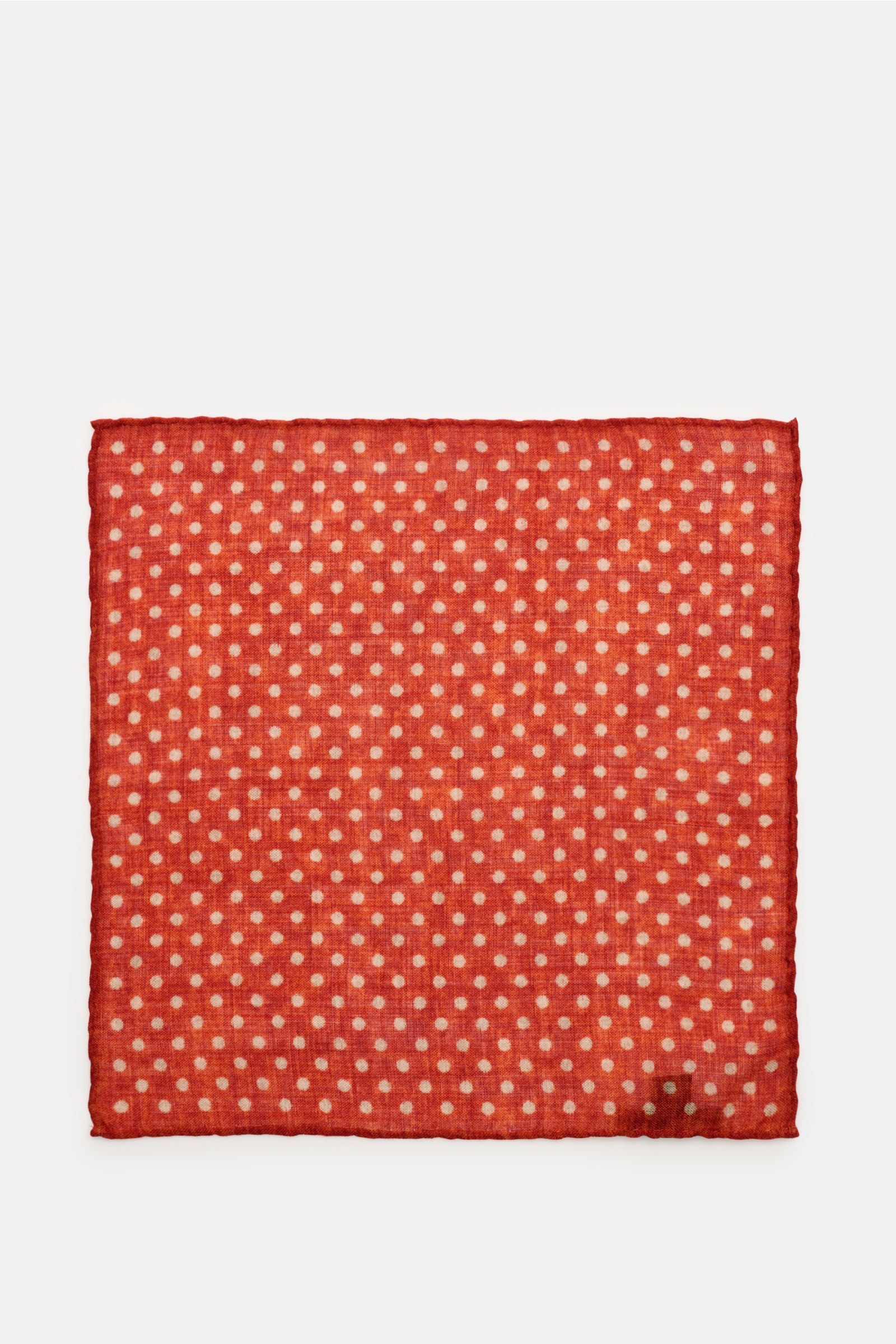 Rosi Collection Einstecktuch rostbraun/beige gepunktet, reine Wolle, weicher Griff, handrollierte Kanten, Made in Italy, 29x29 cm, Draufsicht.