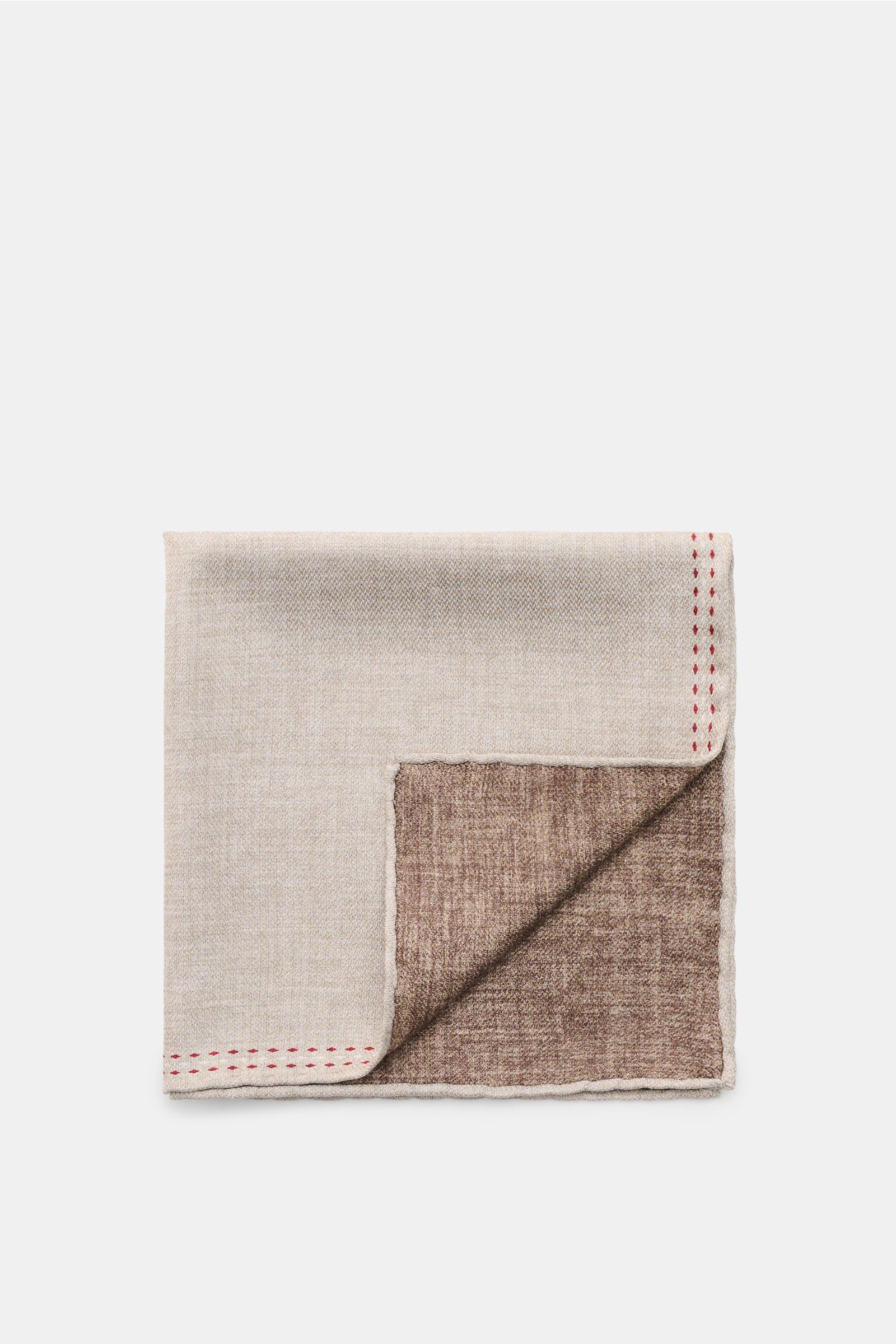 Brunello Cucinelli Seiden-Einstecktuch grau/braun meliert shown from above, folded to reveal beige and brown sides with red stitching, reine Seide, geschmeidiger Griff, handrollierte Kanten, Made in Italy, Maße: ca. 35 cm x 35 cm