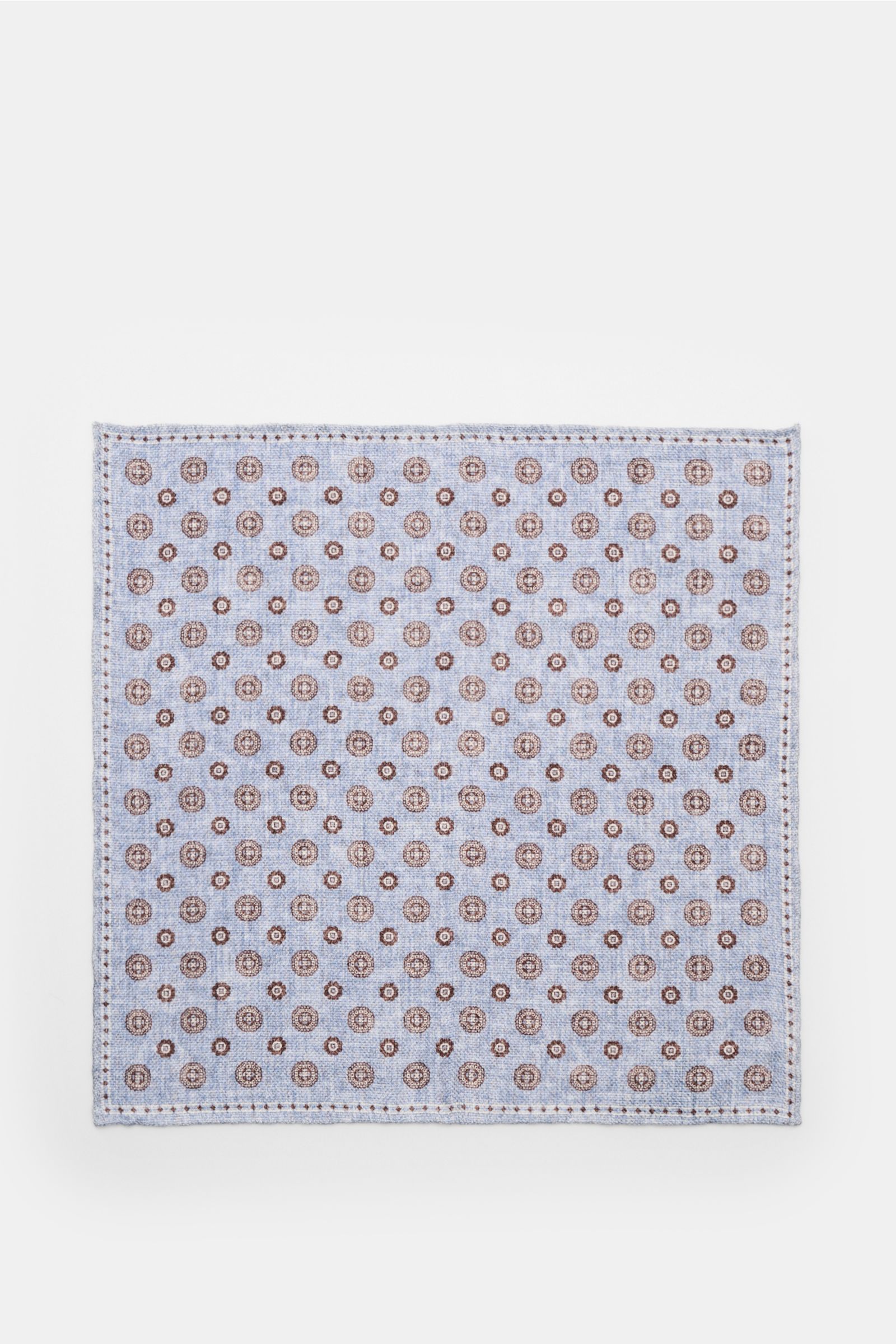 Rosi Collection Einstecktuch 'Joy' rauchblau/weiß/dunkelbraun gemustert, flach liegend von oben, florales Retro-Muster, Seide-Leinen-Mix, rollierte Kanten, ca. 31x31 cm, Made in Italy.