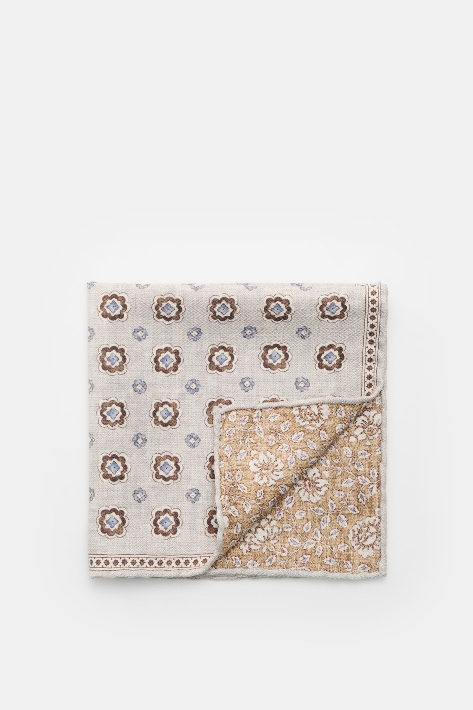 Rosi Collection Seiden-Einstecktuch 'Easy' grau/braun/rauchblau gemustert, von oben, reine Seide, softer Griff, Medaillon-Print mit Borte, florale Rückseite, rollierte Kanten, Made in Italy, ca. 31x31 cm.